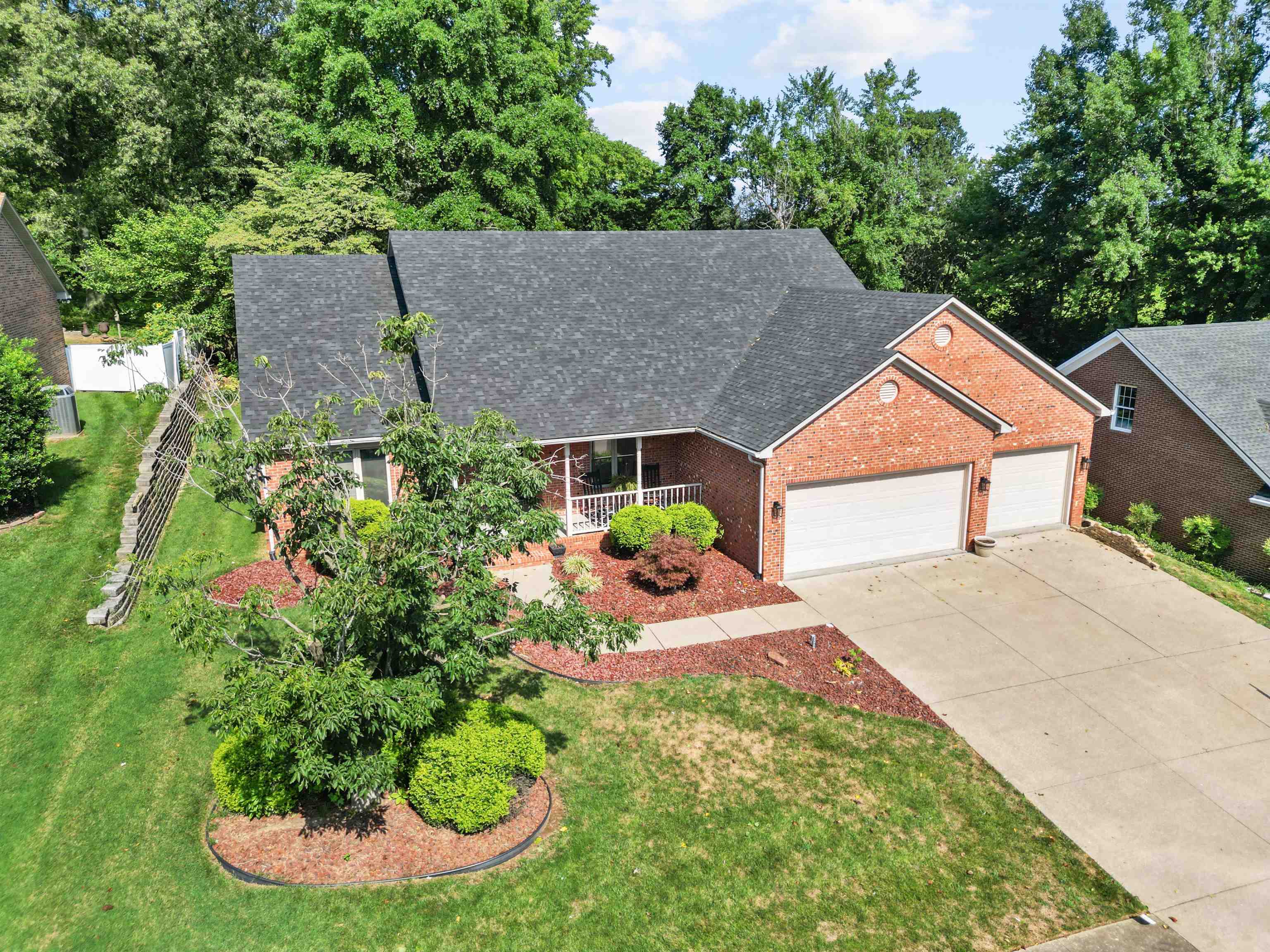 4446 Stonegate Drive, Owensboro, Kentucky 42303, 4 Bedrooms Bedrooms, ,2 BathroomsBathrooms,Single Family Residence,For Sale,Stonegate Drive,92764