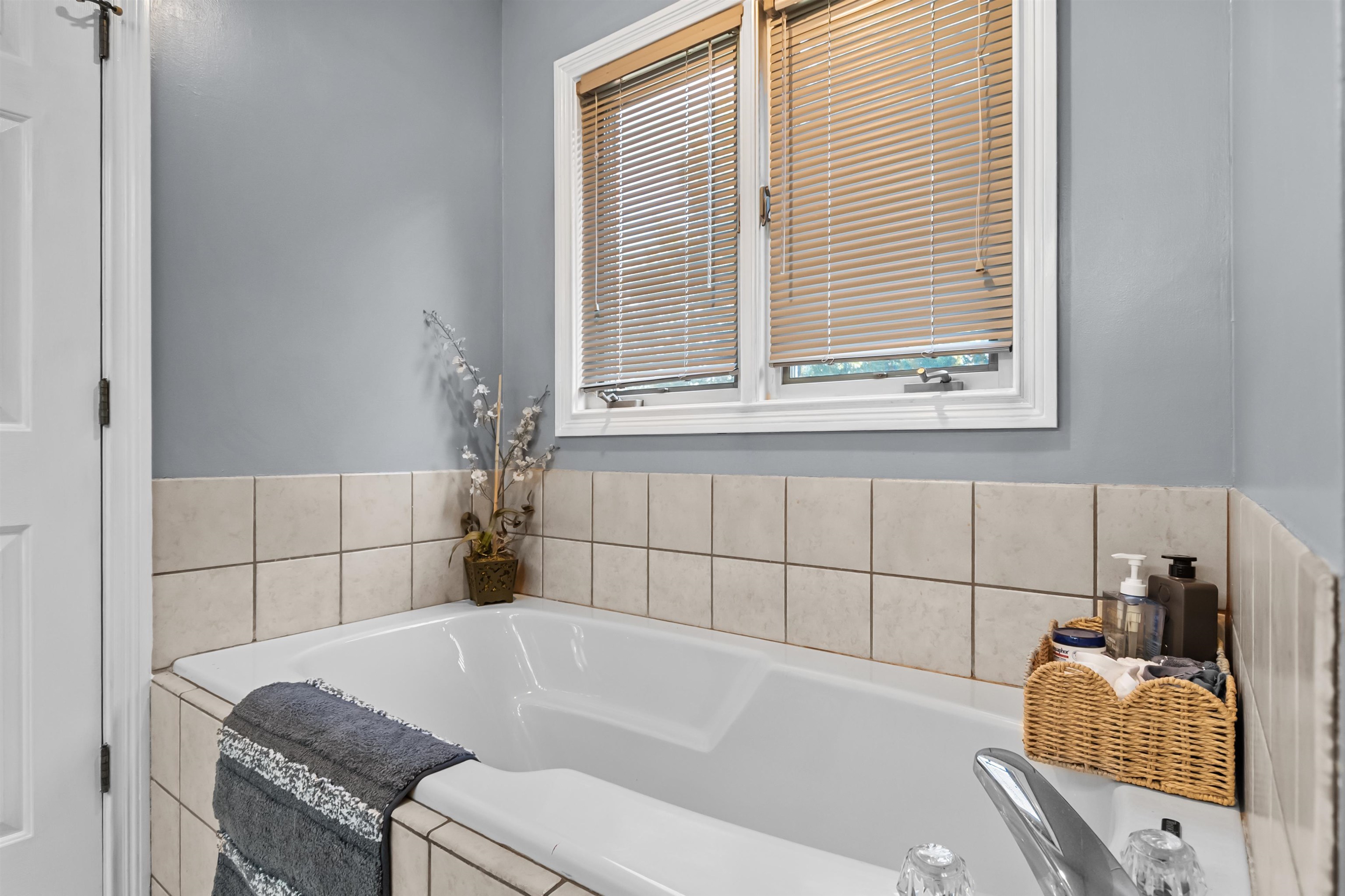 4446 Stonegate Drive, Owensboro, Kentucky 42303, 4 Bedrooms Bedrooms, ,2 BathroomsBathrooms,Single Family Residence,For Sale,Stonegate Drive,92764