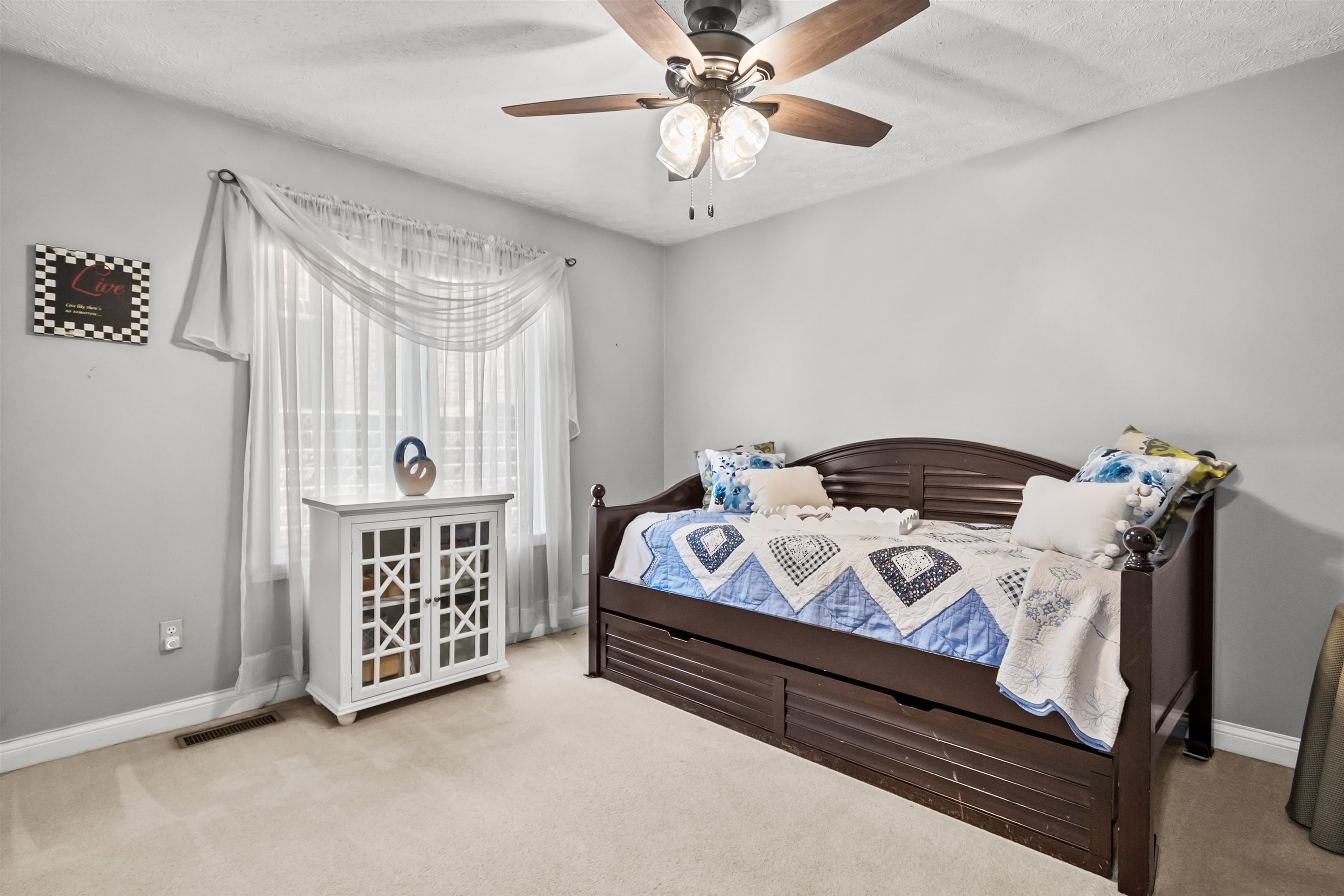 4446 Stonegate Drive, Owensboro, Kentucky 42303, 4 Bedrooms Bedrooms, ,2 BathroomsBathrooms,Single Family Residence,For Sale,Stonegate Drive,92764