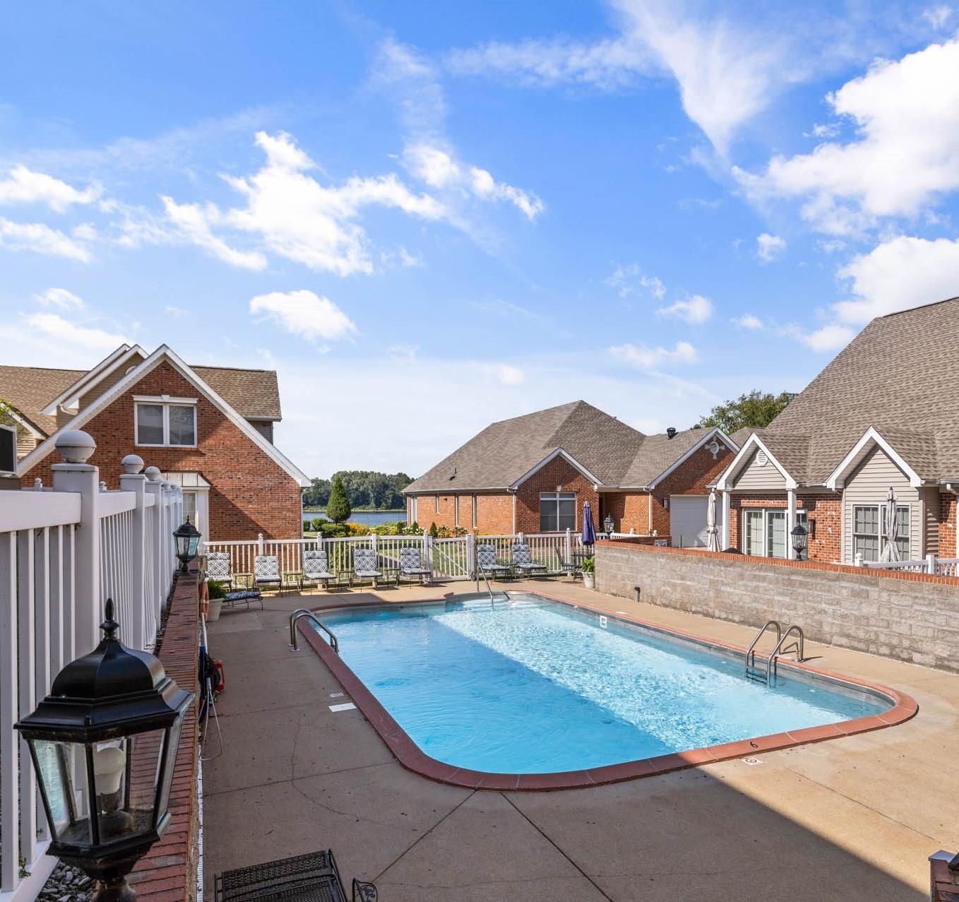 921 1st Street, Owensboro, Kentucky 42301-0687, 2 Bedrooms Bedrooms, ,2 BathroomsBathrooms,Condominium,For Sale,1st Street,92800