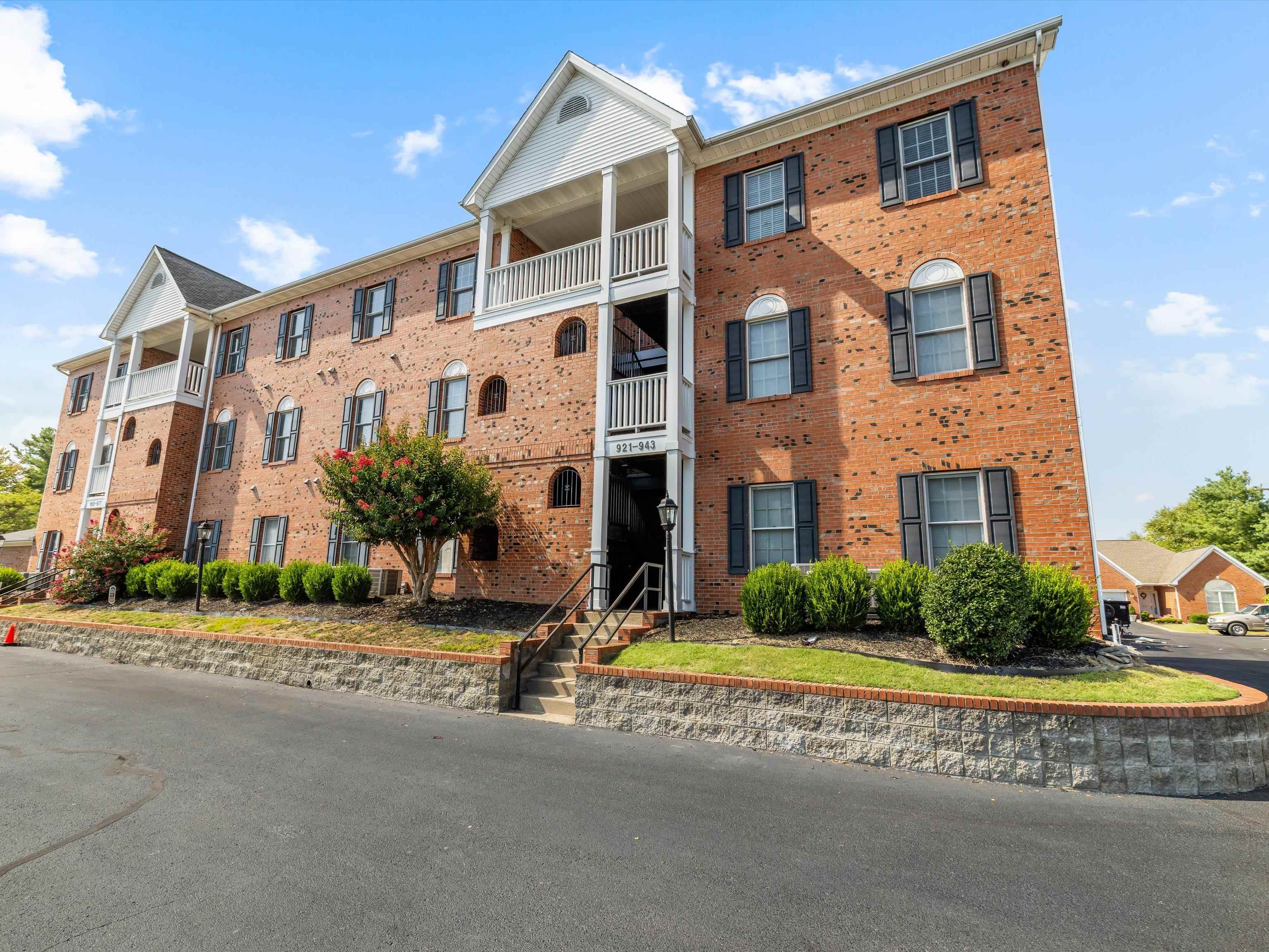 921 1st Street, Owensboro, Kentucky 42301-0687, 2 Bedrooms Bedrooms, ,2 BathroomsBathrooms,Condominium,For Sale,1st Street,92800