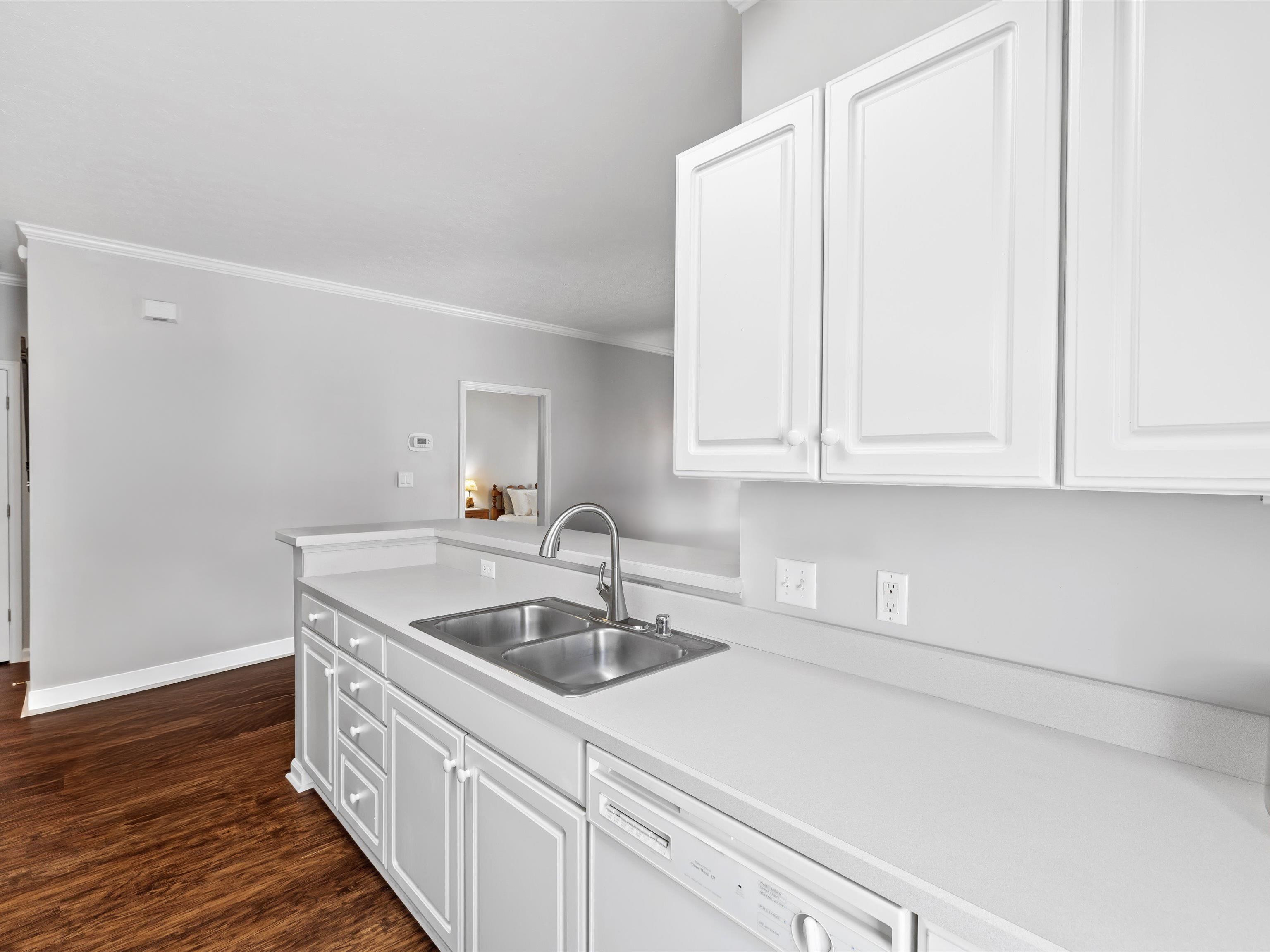 921 1st Street, Owensboro, Kentucky 42301-0687, 2 Bedrooms Bedrooms, ,2 BathroomsBathrooms,Condominium,For Sale,1st Street,92800