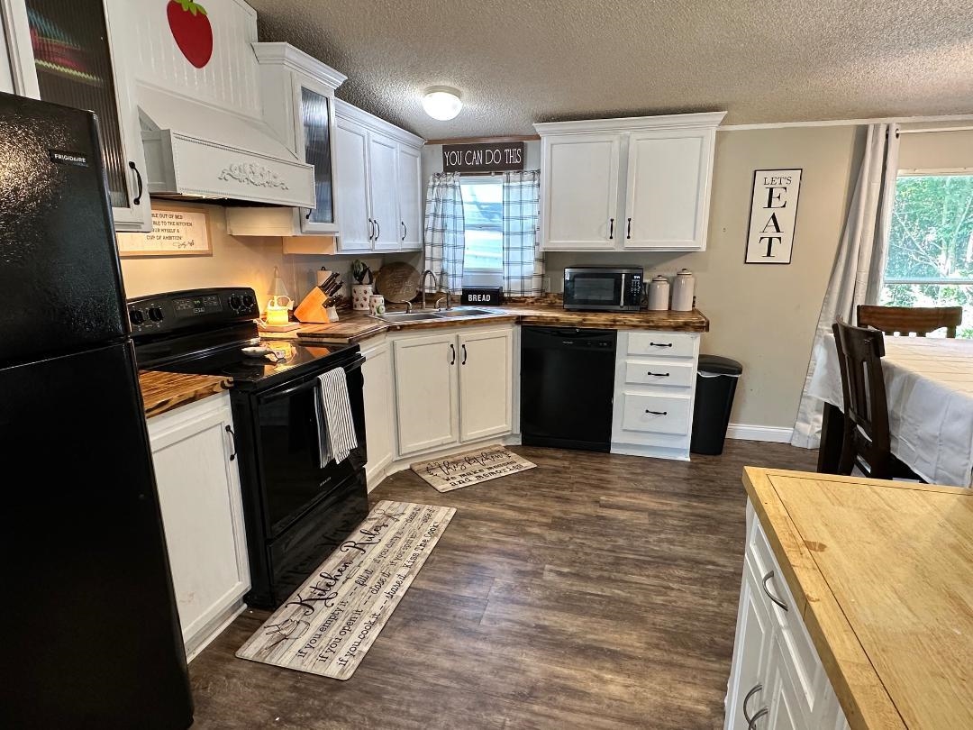 1012 Fentress Lookout Rd, Falls of Rough, Kentucky 40119, 3 Bedrooms Bedrooms, ,2 BathroomsBathrooms,Manufactured Home,For Sale,Fentress Lookout Rd,92807