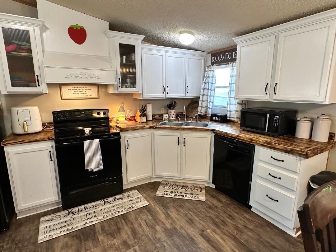 1012 Fentress Lookout Rd, Falls of Rough, Kentucky 40119, 3 Bedrooms Bedrooms, ,2 BathroomsBathrooms,Manufactured Home,For Sale,Fentress Lookout Rd,92807