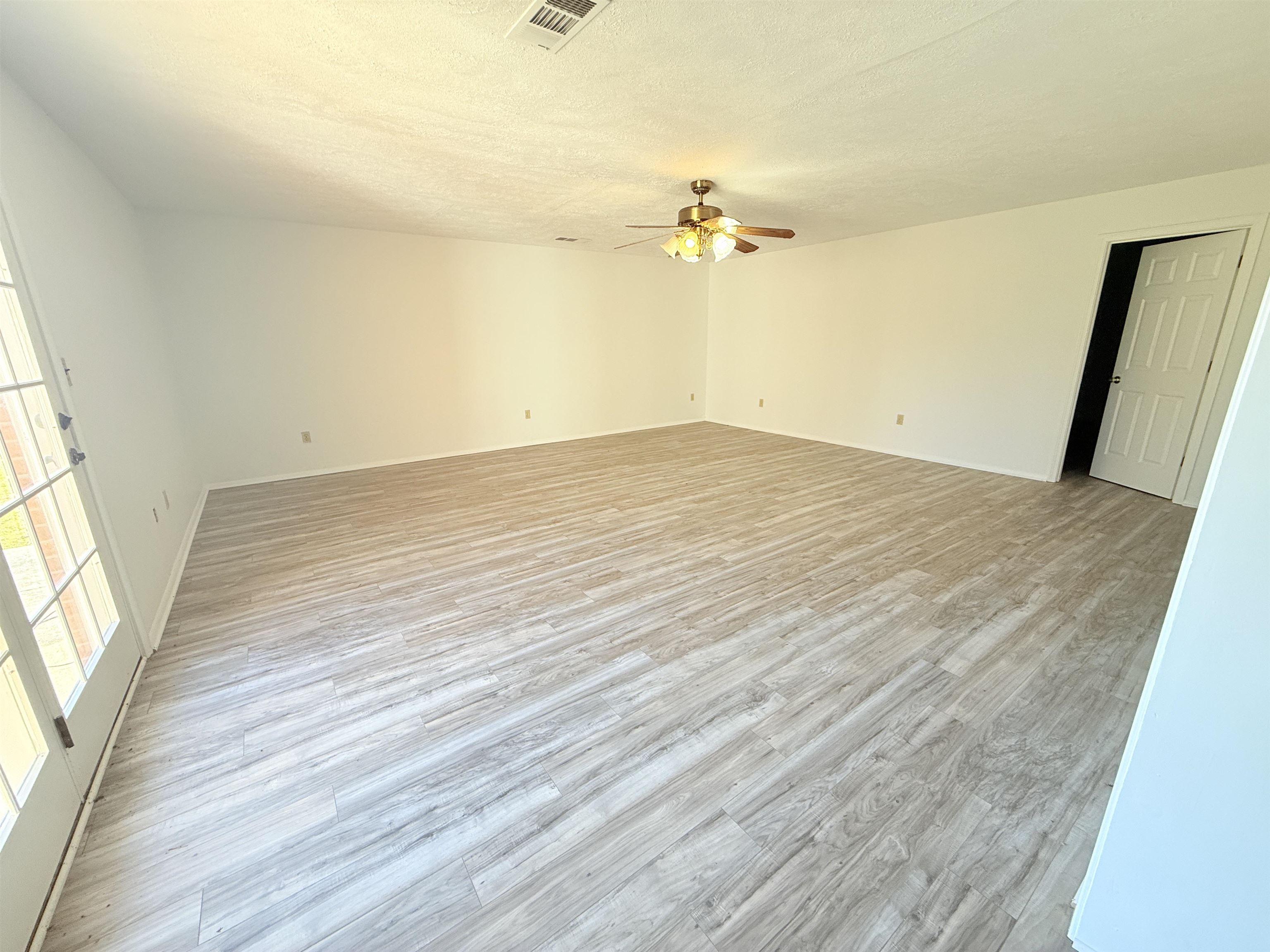 1445 Meadowlane Dr., Lewisport, Kentucky 42351, 4 Bedrooms Bedrooms, ,1 BathroomBathrooms,Single Family Residence,For Sale,Meadowlane Dr.,92880