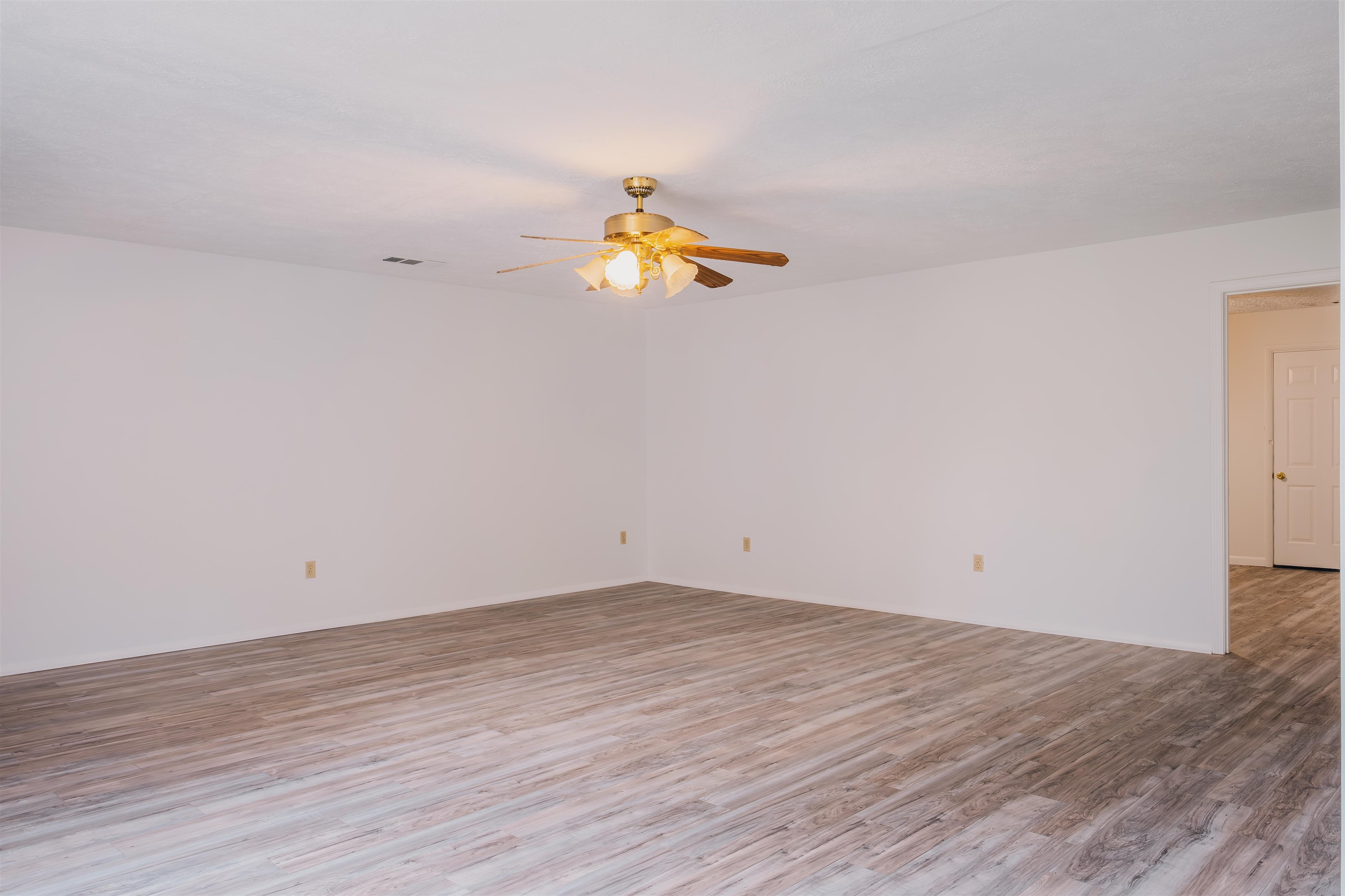 1445 Meadowlane Dr., Lewisport, Kentucky 42351, 4 Bedrooms Bedrooms, ,1 BathroomBathrooms,Single Family Residence,For Sale,Meadowlane Dr.,92880