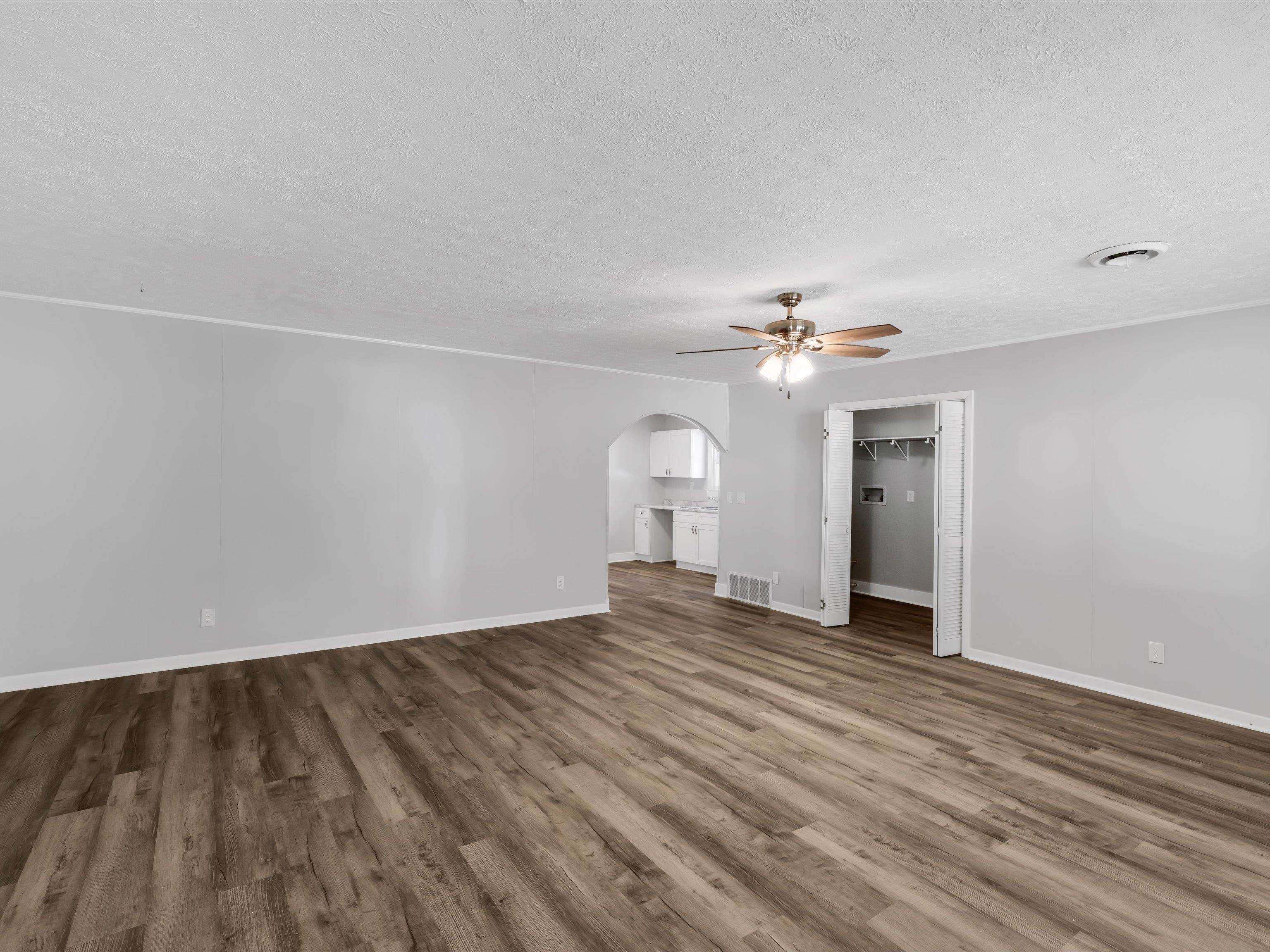 821 Broad, Beaver Dam, Kentucky 42320, 3 Bedrooms Bedrooms, ,1 BathroomBathrooms,Single Family Residence,For Sale,Broad,92883