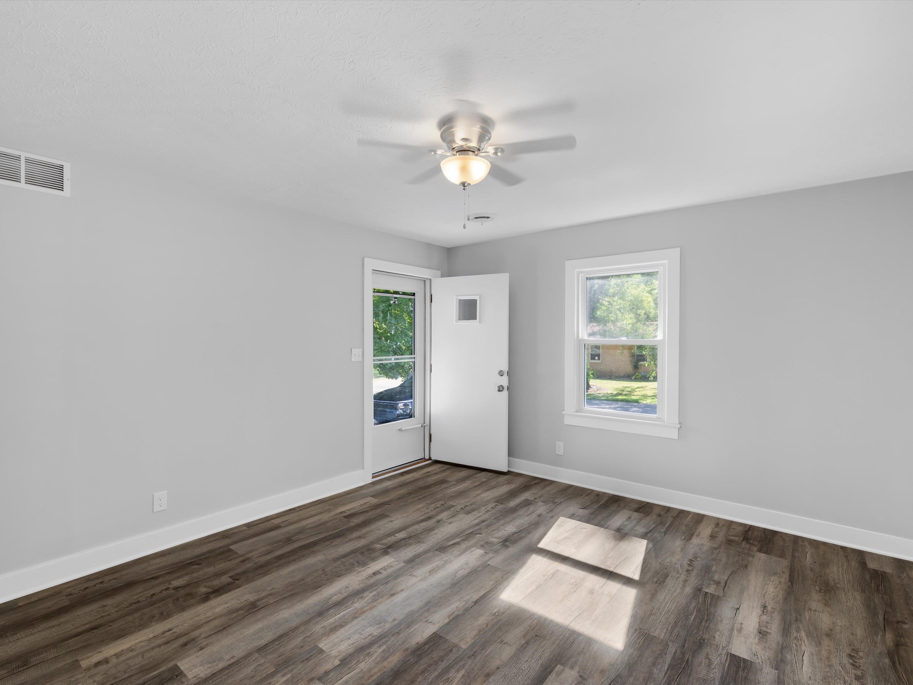 821 Broad, Beaver Dam, Kentucky 42320, 3 Bedrooms Bedrooms, ,1 BathroomBathrooms,Single Family Residence,For Sale,Broad,92883