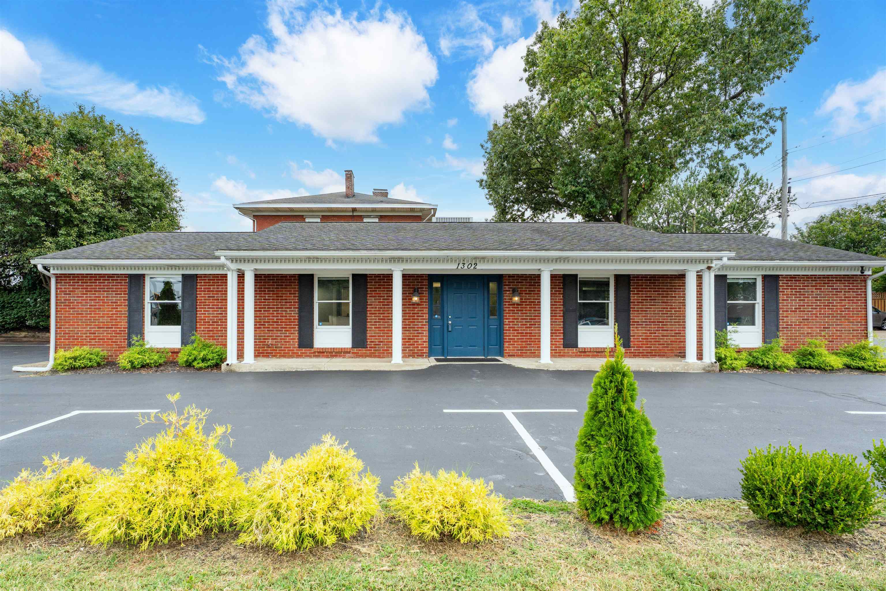 1302 Frederica Street, Owensboro, Kentucky 42301, ,Office,For Sale,Frederica Street,92902