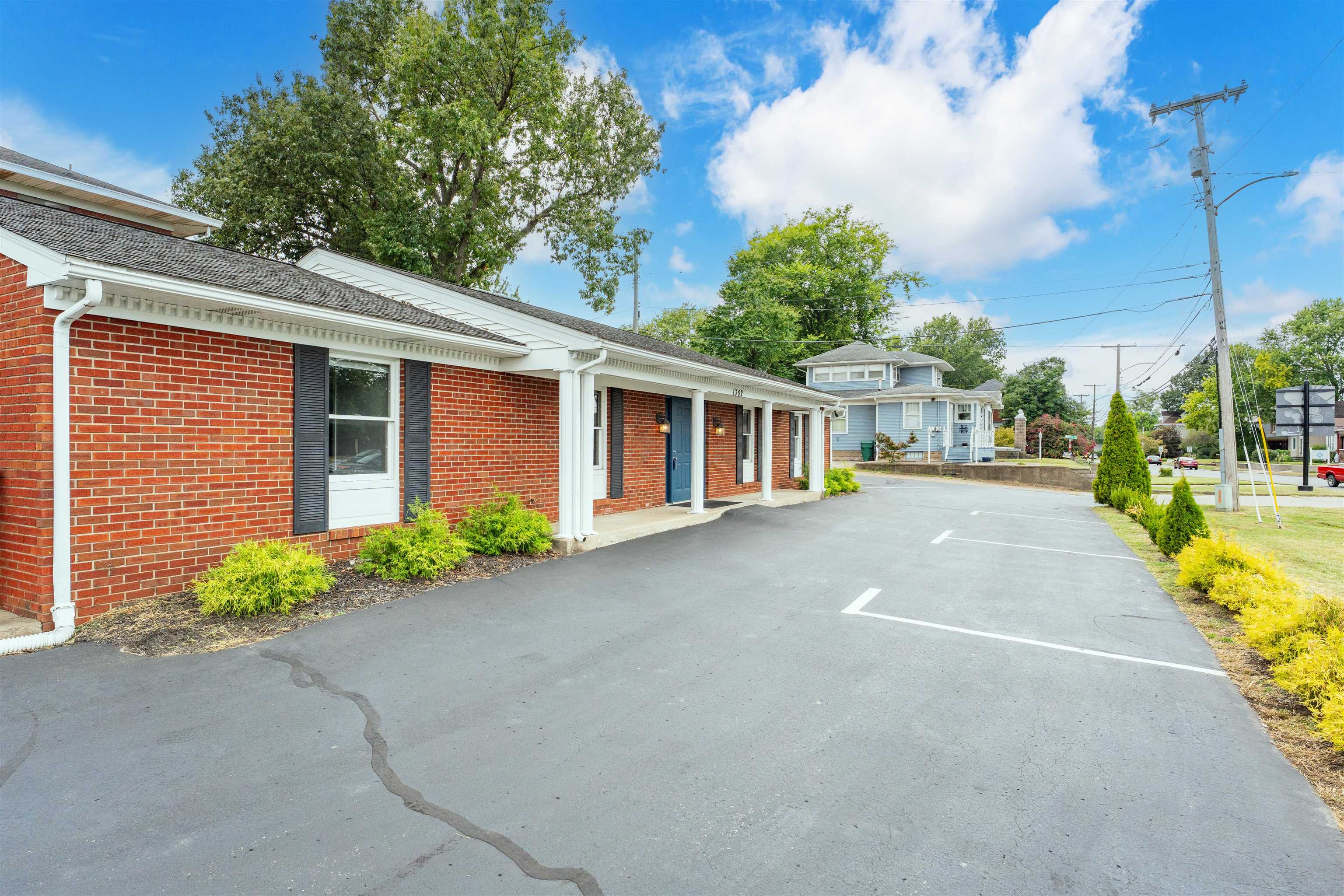 1302 Frederica Street, Owensboro, Kentucky 42301, ,Office,For Sale,Frederica Street,92902