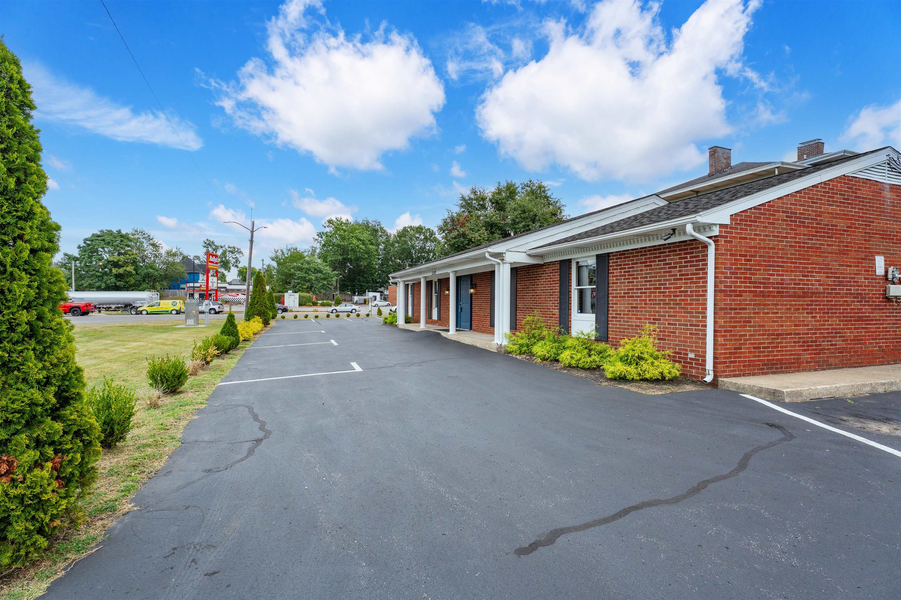 1302 Frederica Street, Owensboro, Kentucky 42301, ,Office,For Sale,Frederica Street,92902