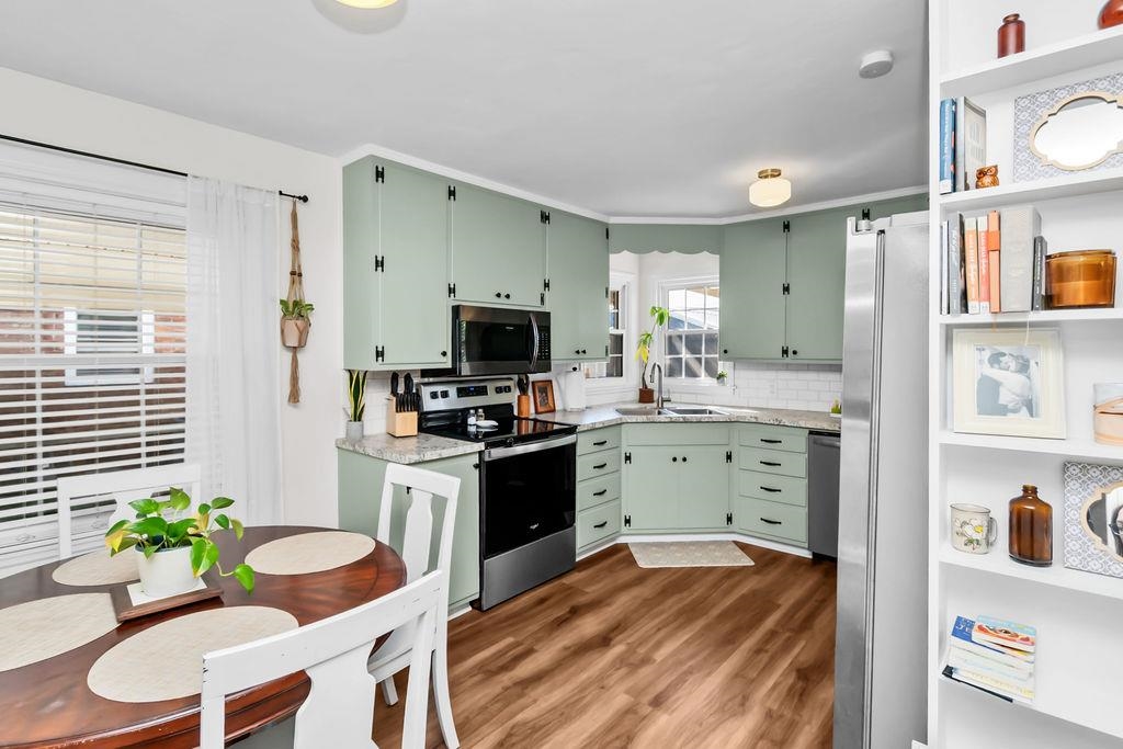 430 Booth Ave, Owensboro, Kentucky 42301, 4 Bedrooms Bedrooms, ,2 BathroomsBathrooms,Single Family Residence,For Sale,Booth Ave,92955