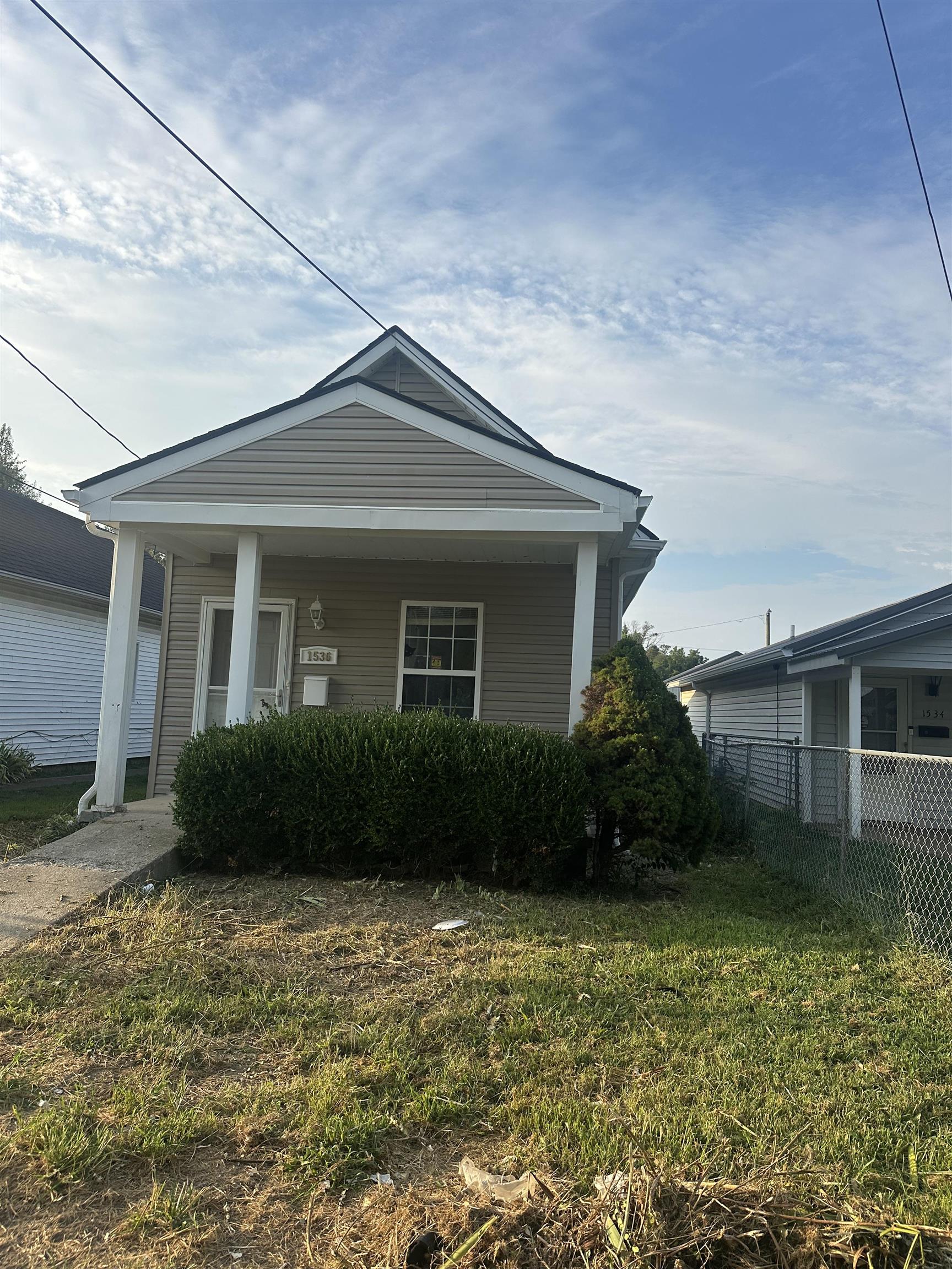 1536 20th St, Owensboro, Kentucky 42303, 2 Bedrooms Bedrooms, ,1 BathroomBathrooms,Single Family Residence,For Sale,20th St,92956
