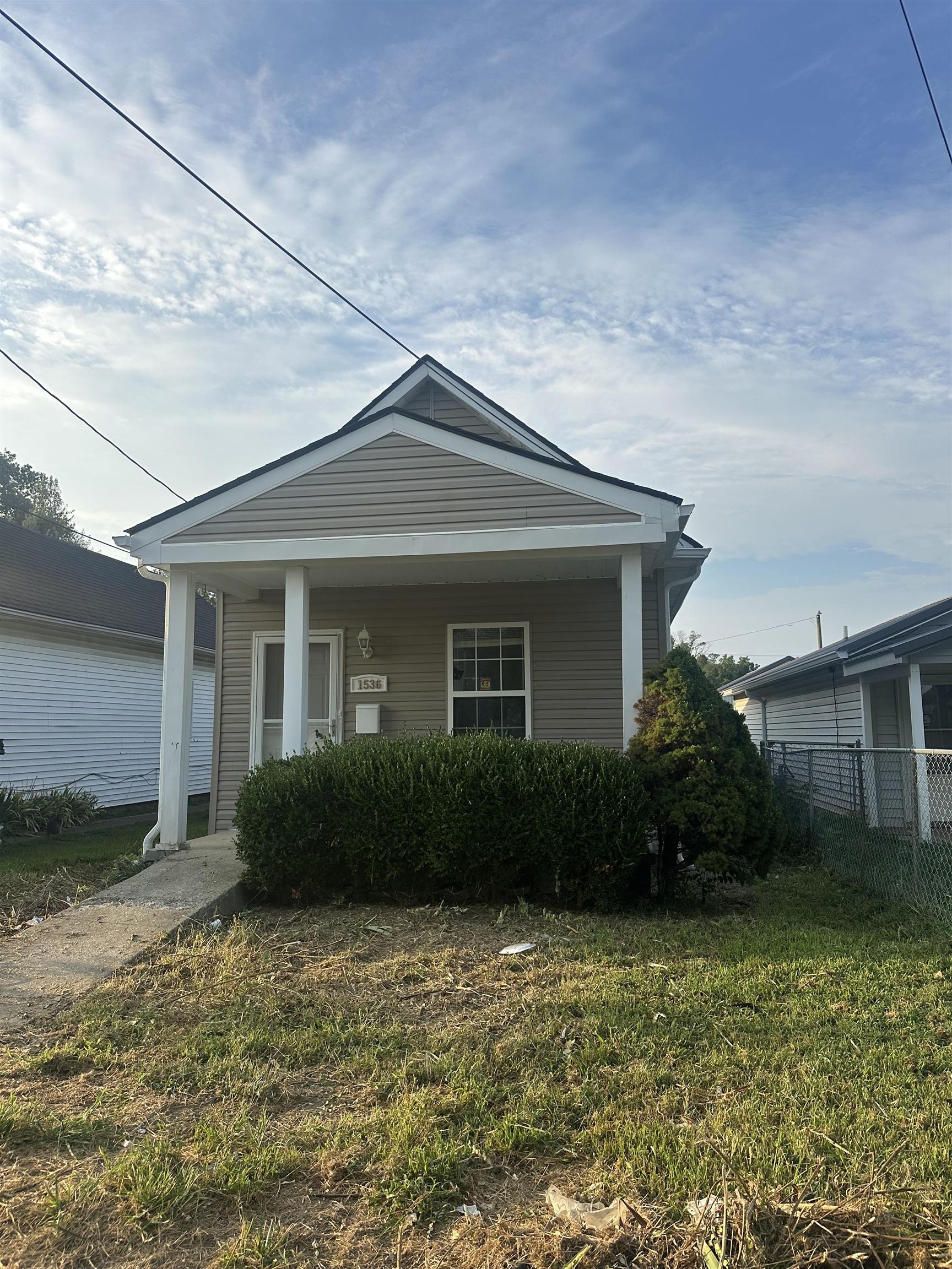 1536 20th St, Owensboro, Kentucky 42303, 2 Bedrooms Bedrooms, ,1 BathroomBathrooms,Single Family Residence,For Sale,20th St,92956