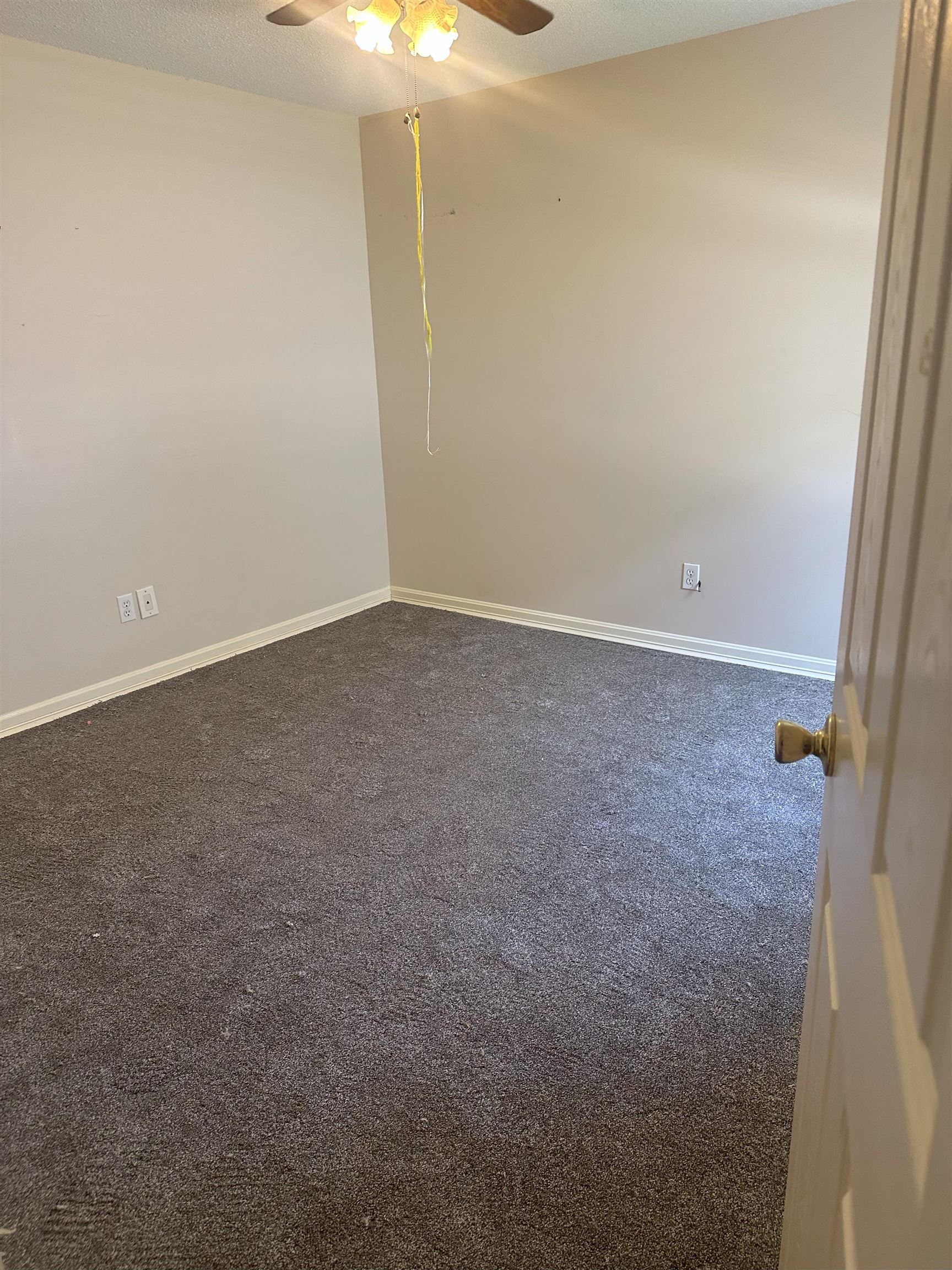 1536 20th St, Owensboro, Kentucky 42303, 2 Bedrooms Bedrooms, ,1 BathroomBathrooms,Single Family Residence,For Sale,20th St,92956