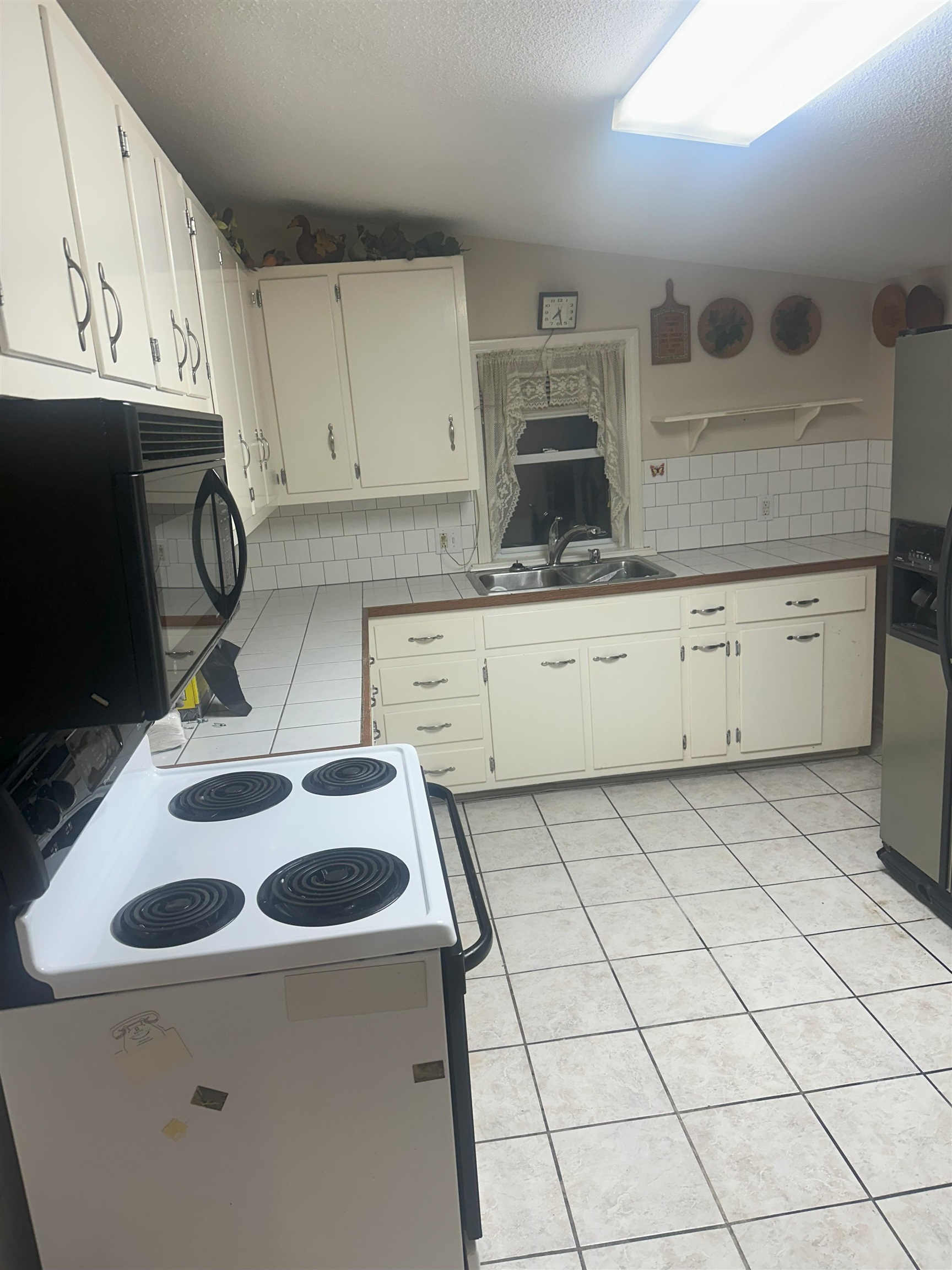 1536 20th St, Owensboro, Kentucky 42303, 2 Bedrooms Bedrooms, ,1 BathroomBathrooms,Single Family Residence,For Sale,20th St,92956