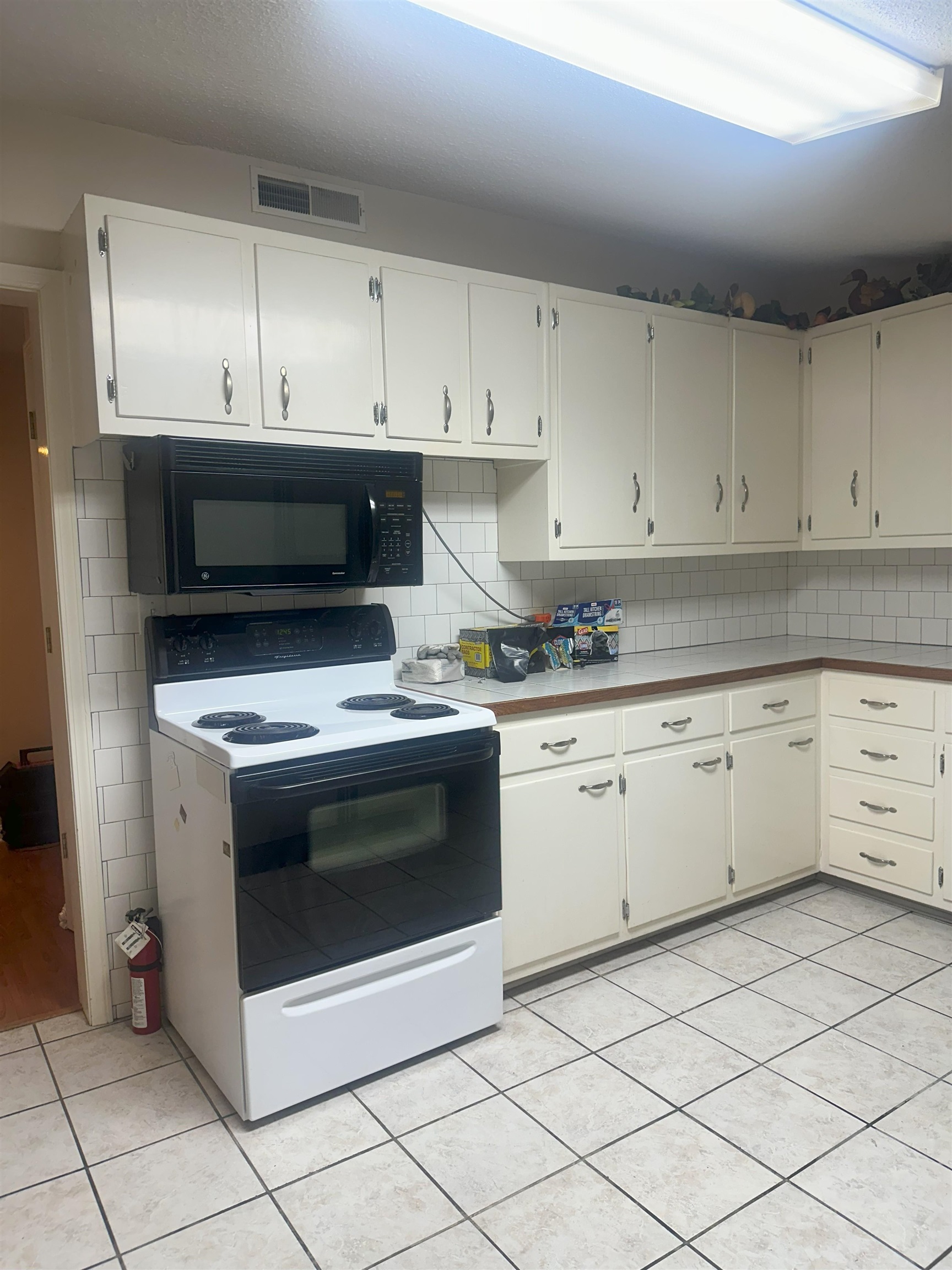 1536 20th St, Owensboro, Kentucky 42303, 2 Bedrooms Bedrooms, ,1 BathroomBathrooms,Single Family Residence,For Sale,20th St,92956