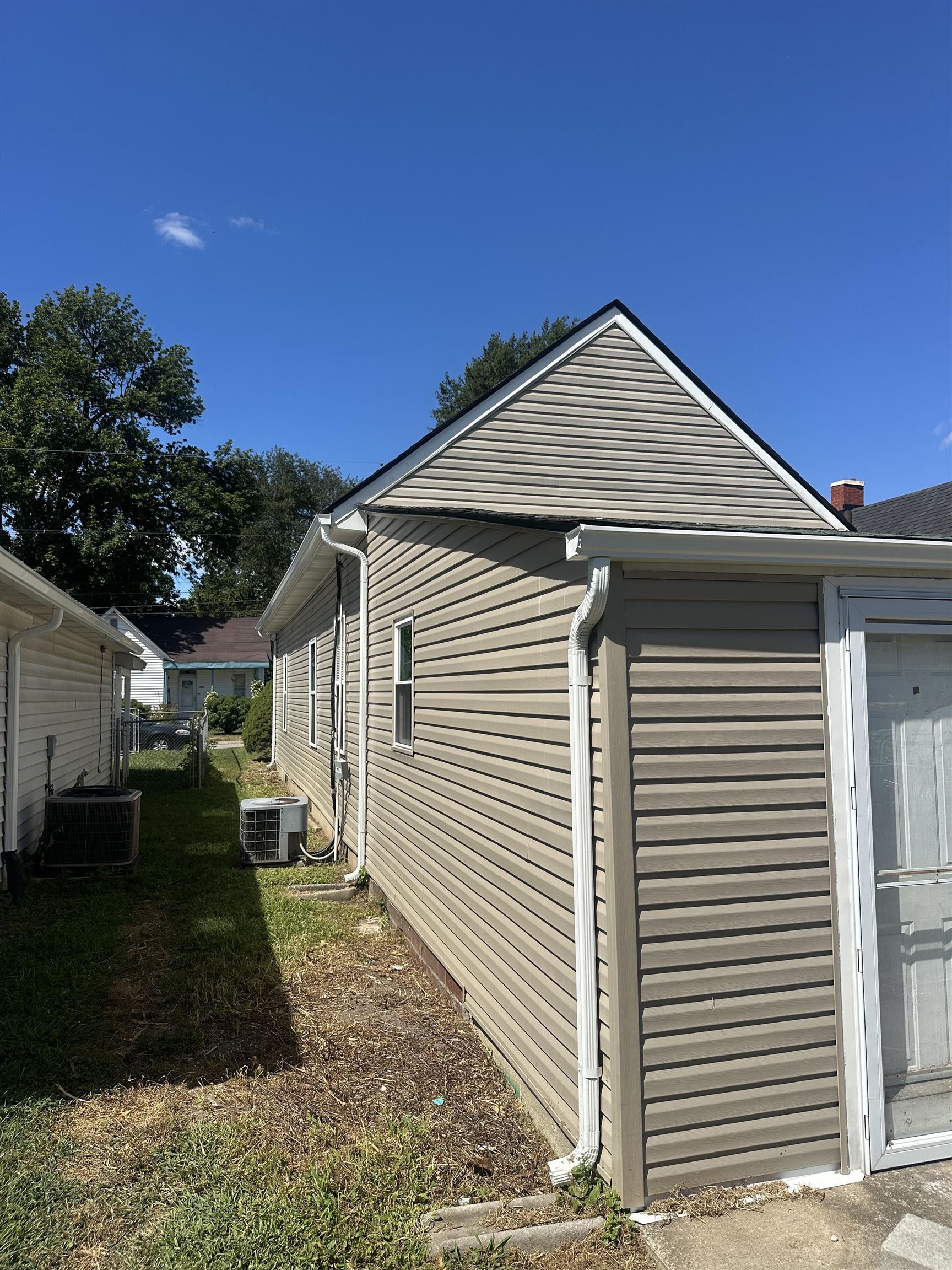 1536 20th St, Owensboro, Kentucky 42303, 2 Bedrooms Bedrooms, ,1 BathroomBathrooms,Single Family Residence,For Sale,20th St,92956