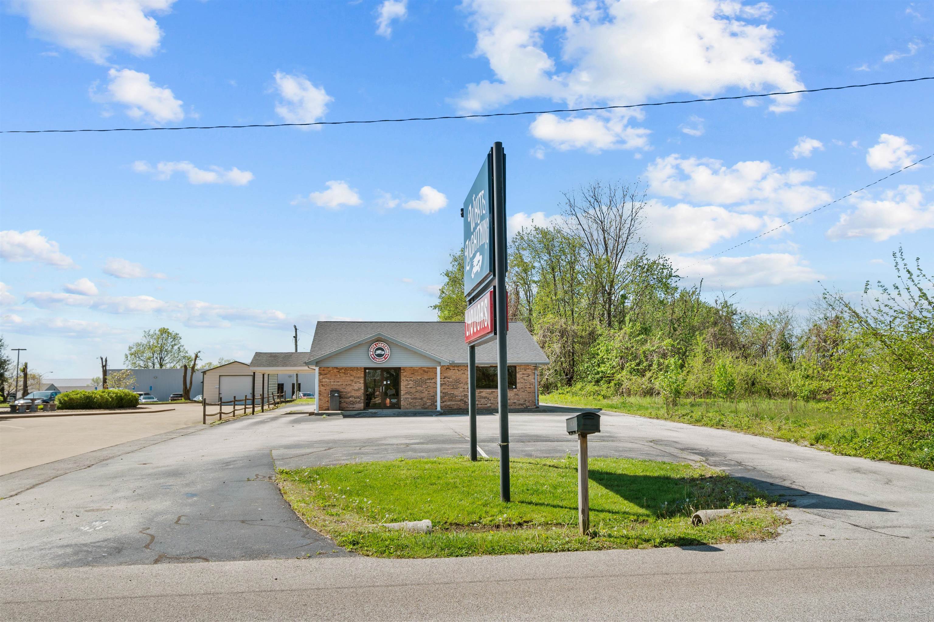 3196 Parrish Ave, Owensboro, Kentucky 42301, ,Retail,For Sale,Parrish Ave,92981