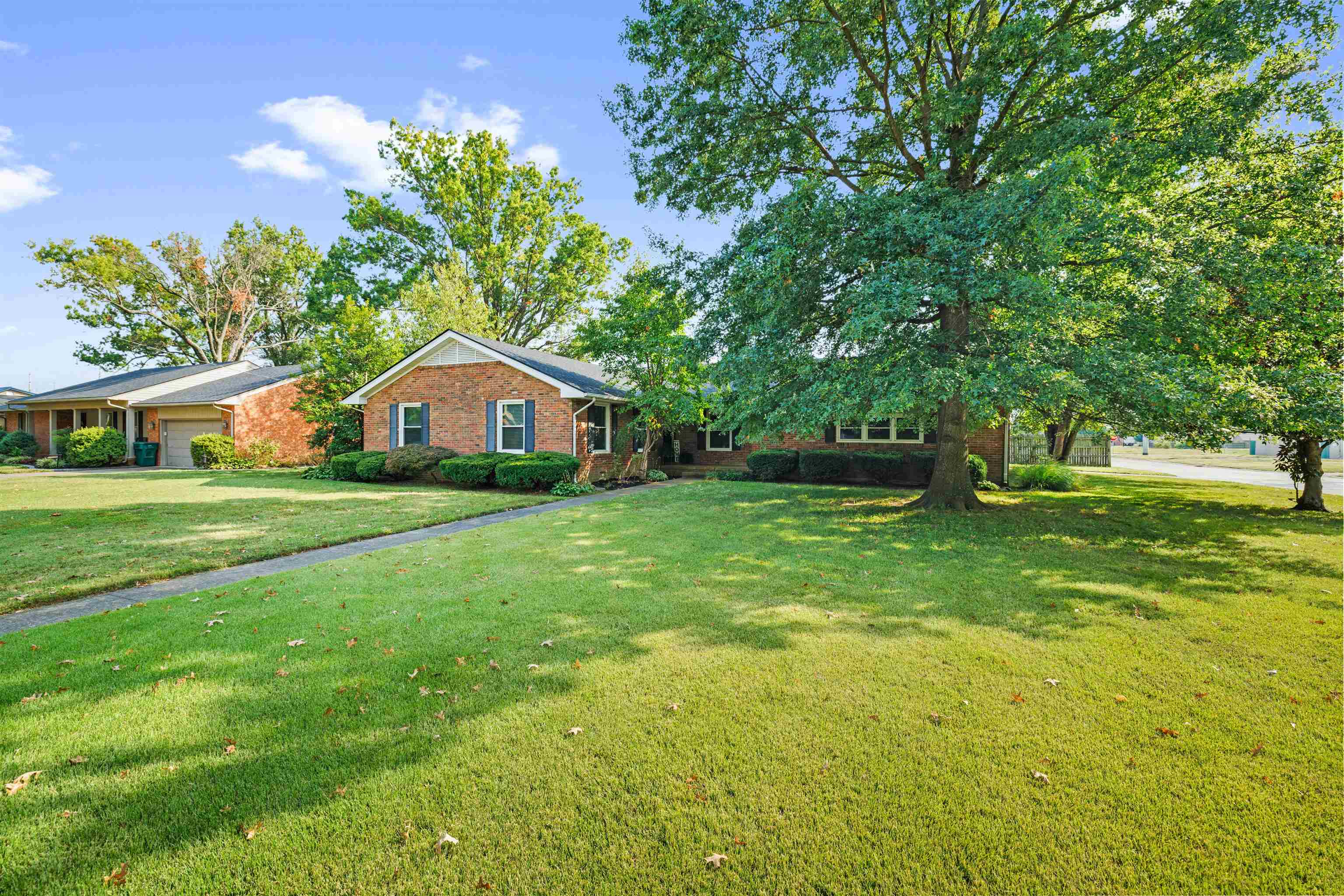 1122 Halifax Drive, Owensboro, Kentucky 42301, 3 Bedrooms Bedrooms, ,2 BathroomsBathrooms,Single Family Residence,For Sale,Halifax Drive,93061