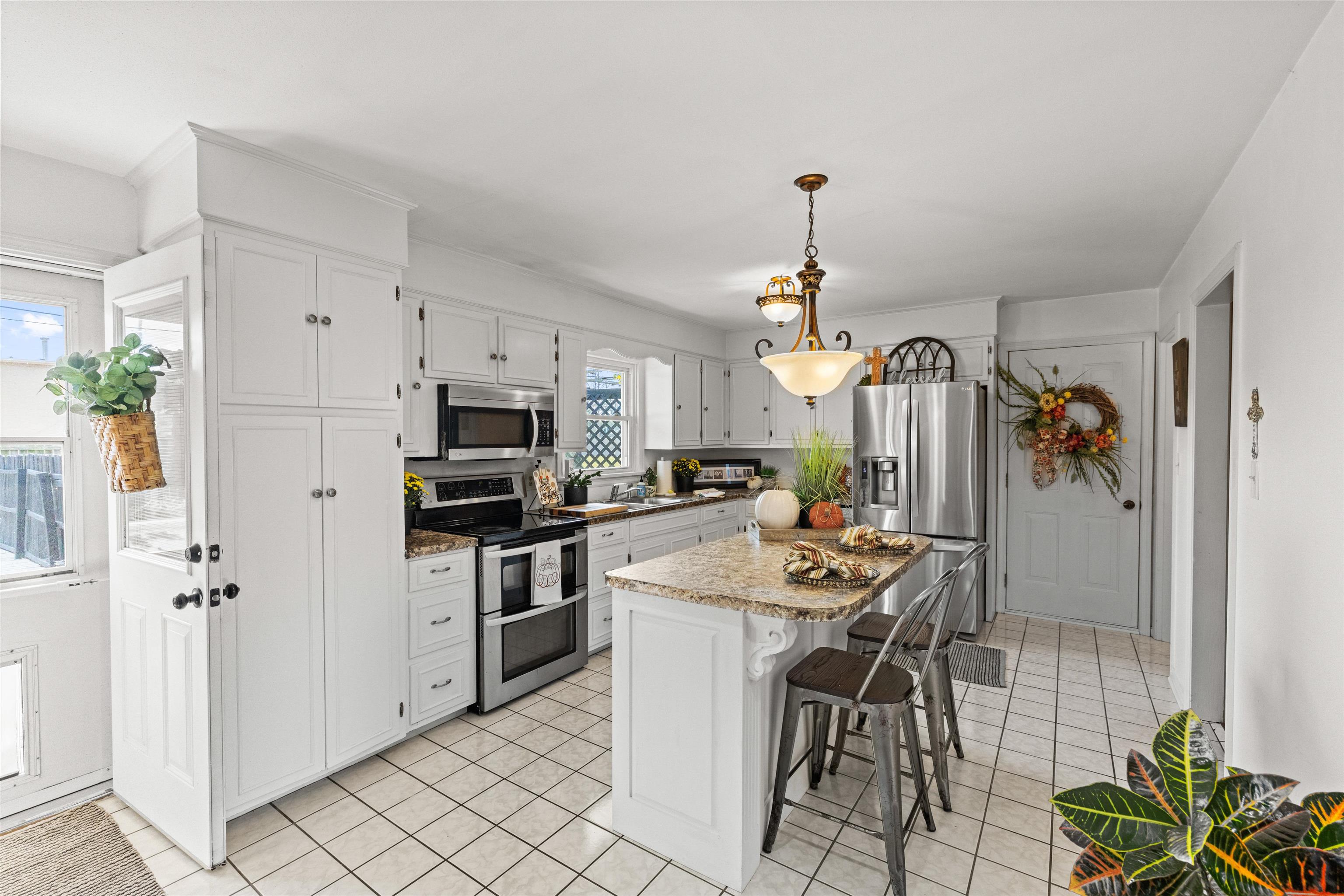 1122 Halifax Drive, Owensboro, Kentucky 42301, 3 Bedrooms Bedrooms, ,2 BathroomsBathrooms,Single Family Residence,For Sale,Halifax Drive,93061