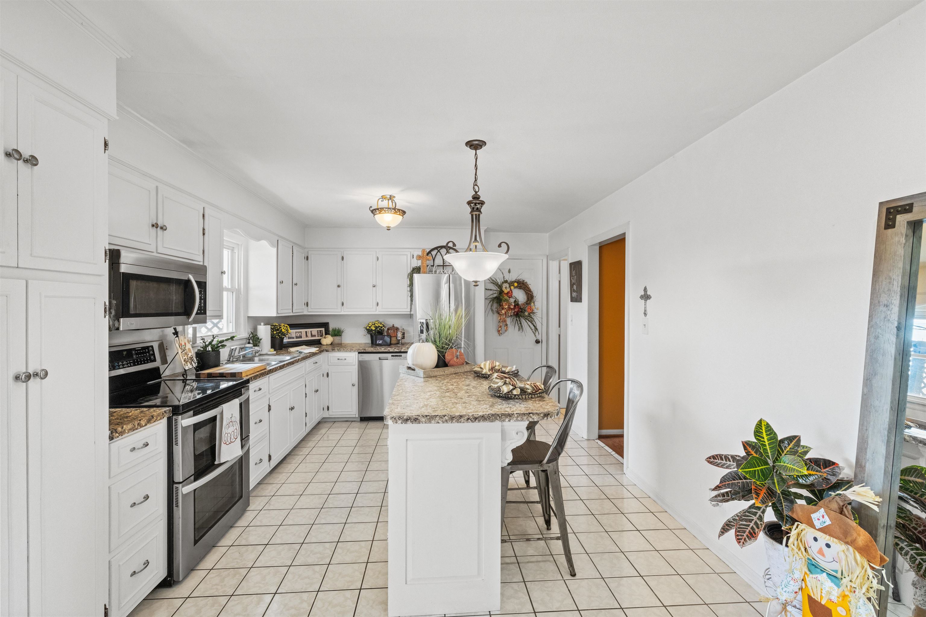 1122 Halifax Drive, Owensboro, Kentucky 42301, 3 Bedrooms Bedrooms, ,2 BathroomsBathrooms,Single Family Residence,For Sale,Halifax Drive,93061