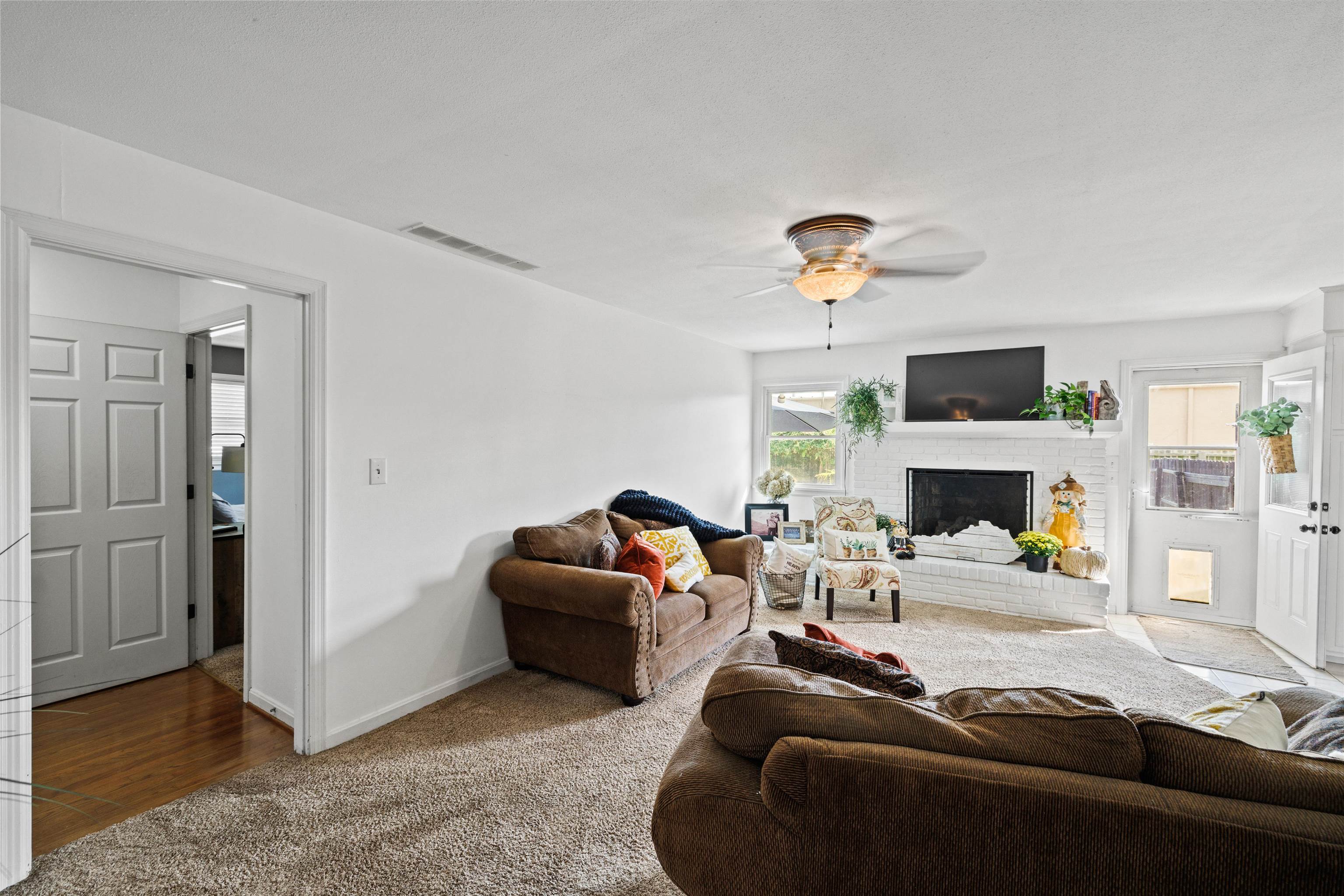 1122 Halifax Drive, Owensboro, Kentucky 42301, 3 Bedrooms Bedrooms, ,2 BathroomsBathrooms,Single Family Residence,For Sale,Halifax Drive,93061