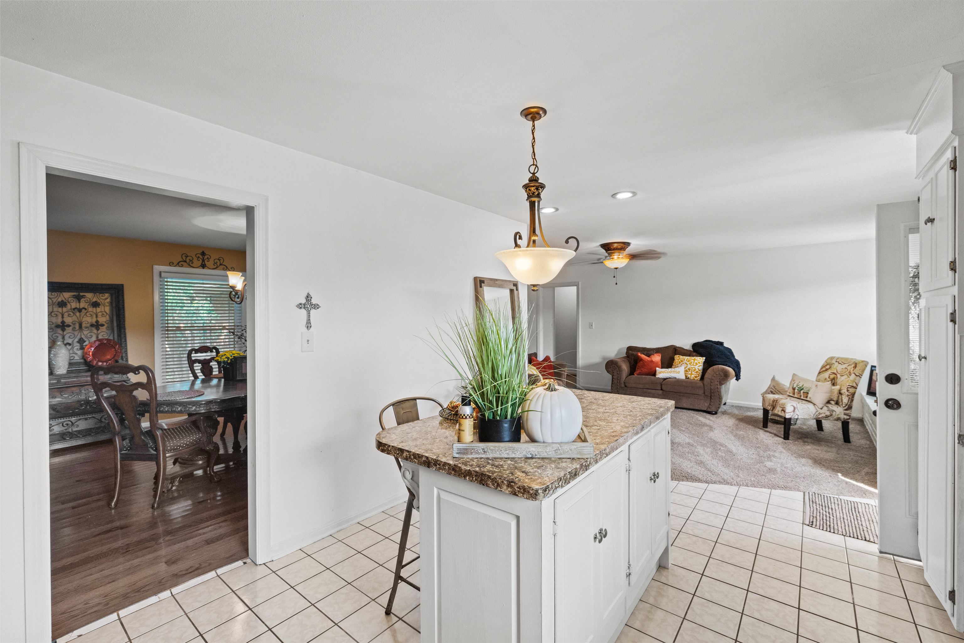 1122 Halifax Drive, Owensboro, Kentucky 42301, 3 Bedrooms Bedrooms, ,2 BathroomsBathrooms,Single Family Residence,For Sale,Halifax Drive,93061