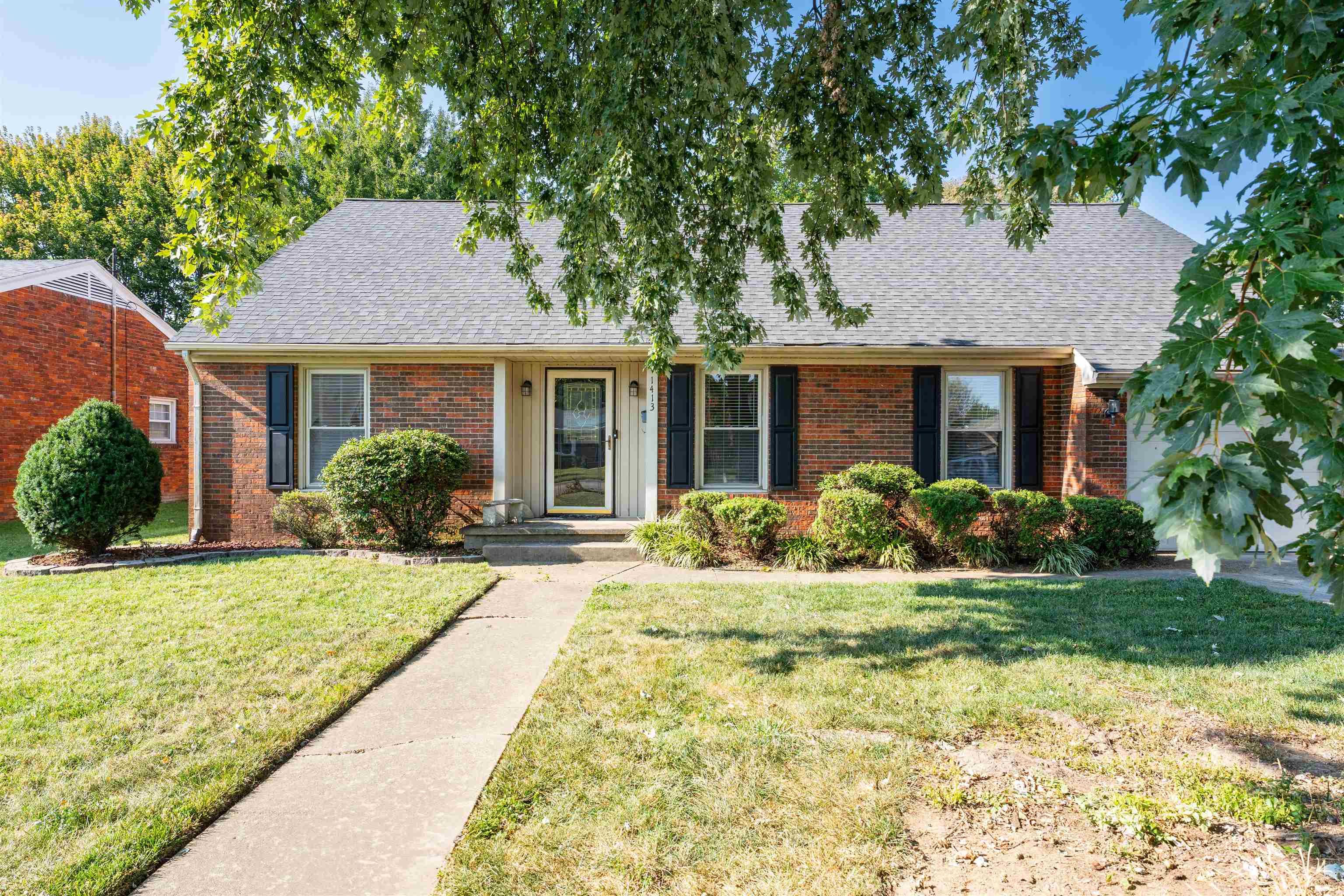 1413 Tamarack Rd, Owensboro, Kentucky 42301, 5 Bedrooms Bedrooms, ,2 BathroomsBathrooms,Single Family Residence,For Sale,Tamarack Rd,93065