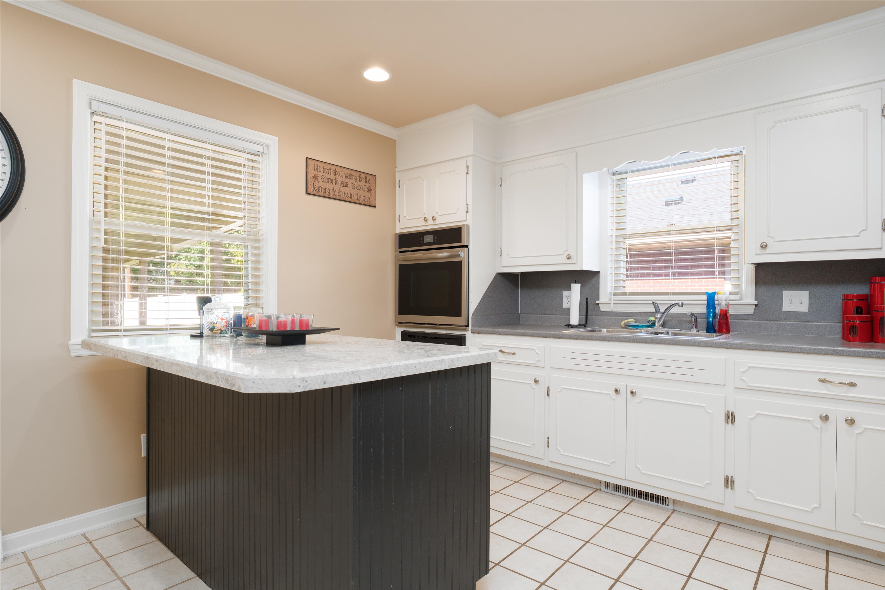 1413 Tamarack Rd, Owensboro, Kentucky 42301, 5 Bedrooms Bedrooms, ,2 BathroomsBathrooms,Single Family Residence,For Sale,Tamarack Rd,93065