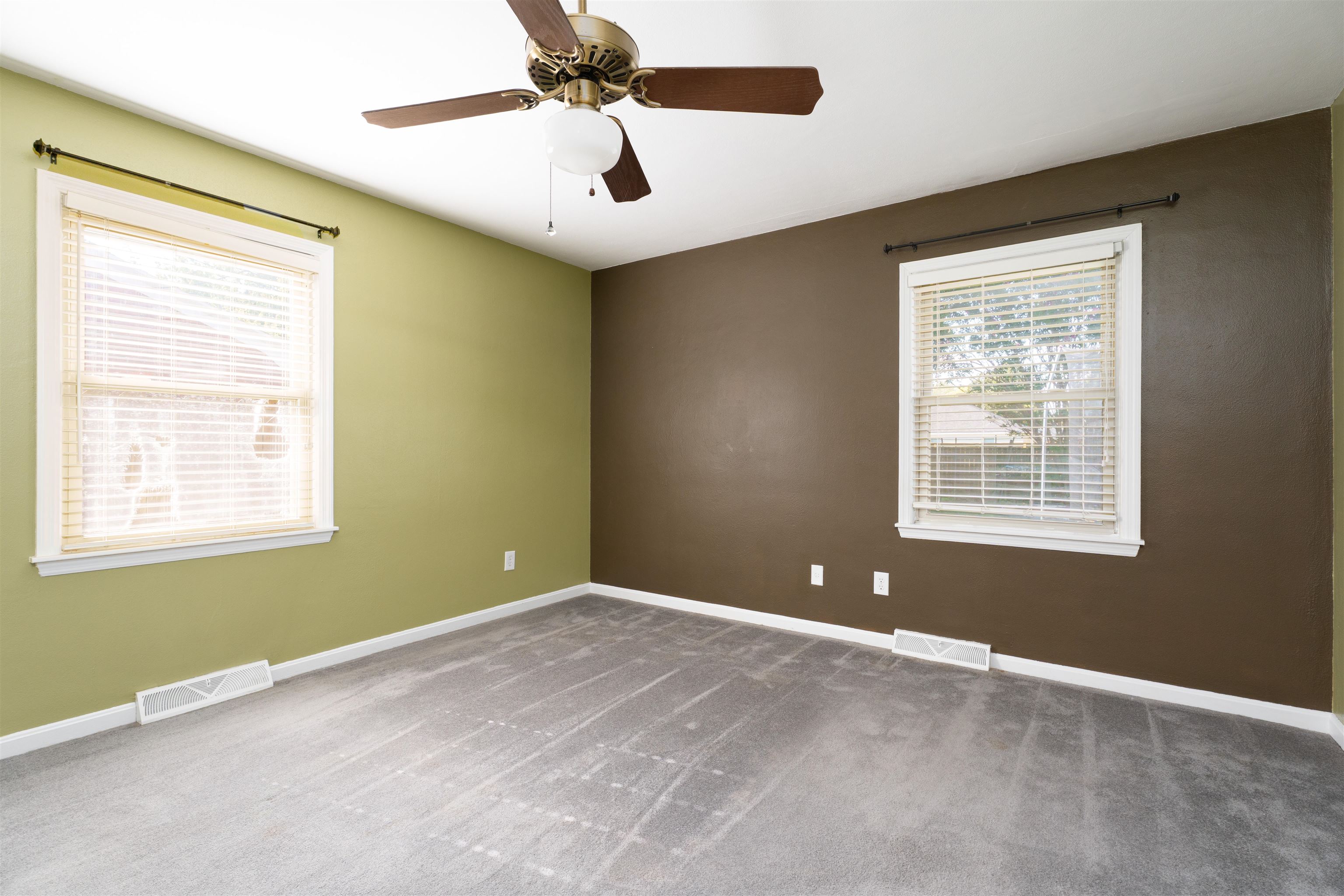 1413 Tamarack Rd, Owensboro, Kentucky 42301, 5 Bedrooms Bedrooms, ,2 BathroomsBathrooms,Single Family Residence,For Sale,Tamarack Rd,93065