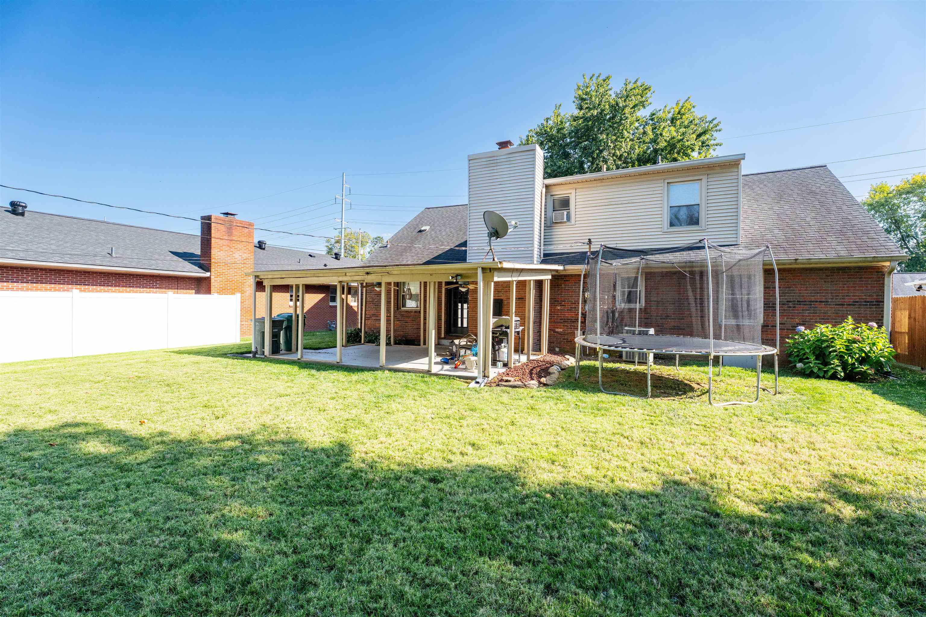 1413 Tamarack Rd, Owensboro, Kentucky 42301, 5 Bedrooms Bedrooms, ,2 BathroomsBathrooms,Single Family Residence,For Sale,Tamarack Rd,93065