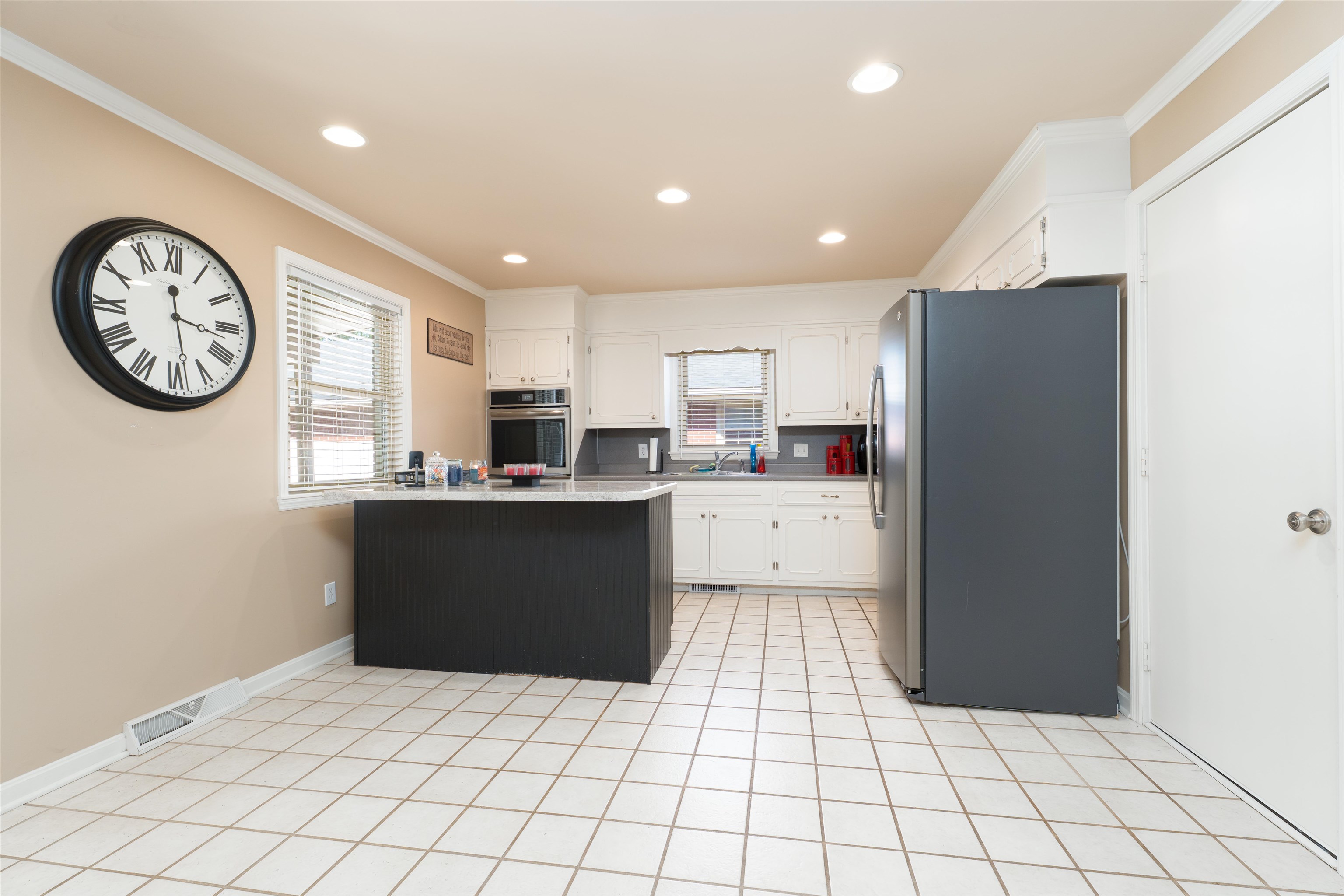 1413 Tamarack Rd, Owensboro, Kentucky 42301, 5 Bedrooms Bedrooms, ,2 BathroomsBathrooms,Single Family Residence,For Sale,Tamarack Rd,93065