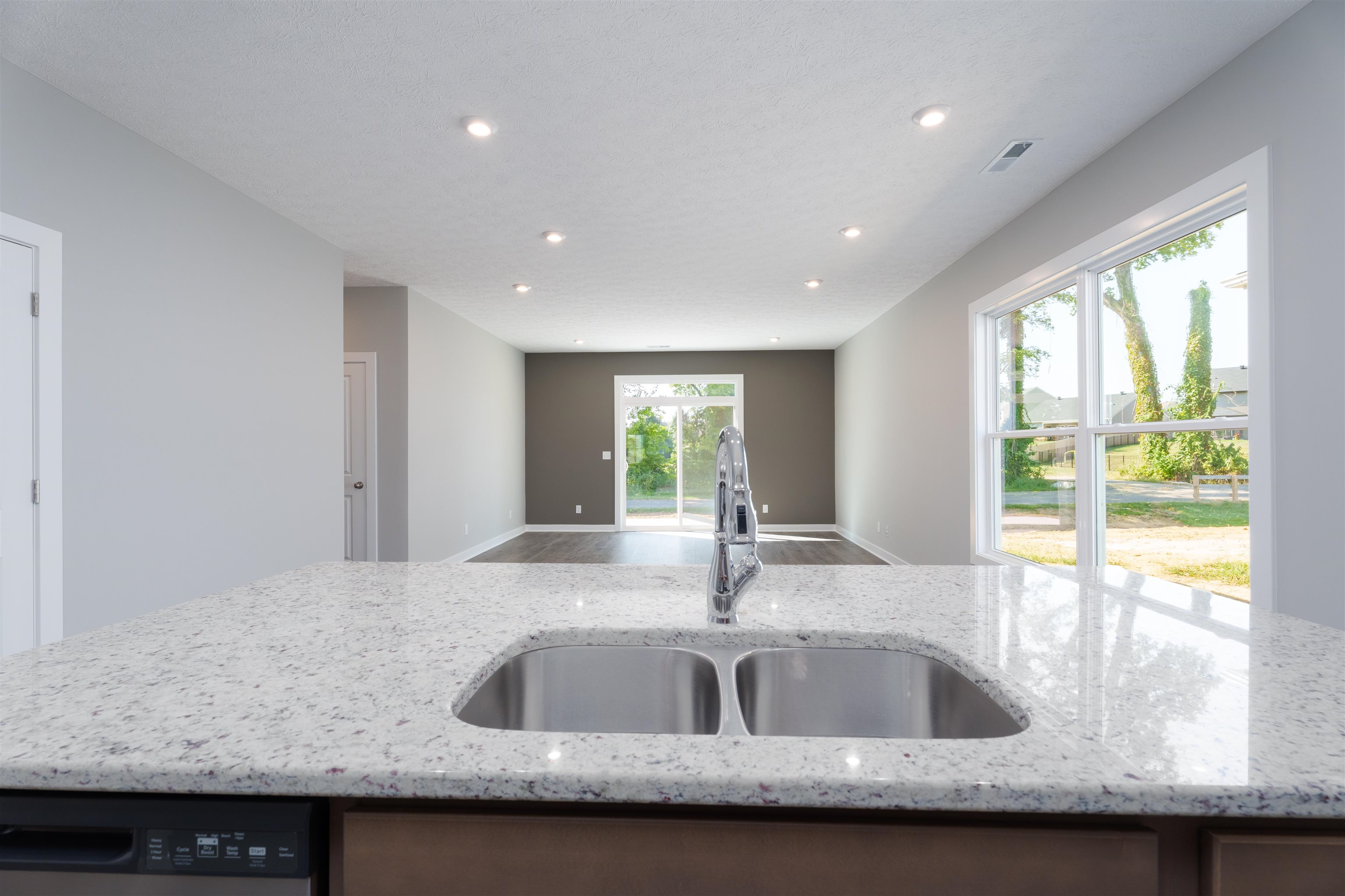 558 Alabaster Ln, Owensboro, Kentucky 42301, 3 Bedrooms Bedrooms, ,2 BathroomsBathrooms,Single Family Residence,For Sale,Alabaster Ln,93074