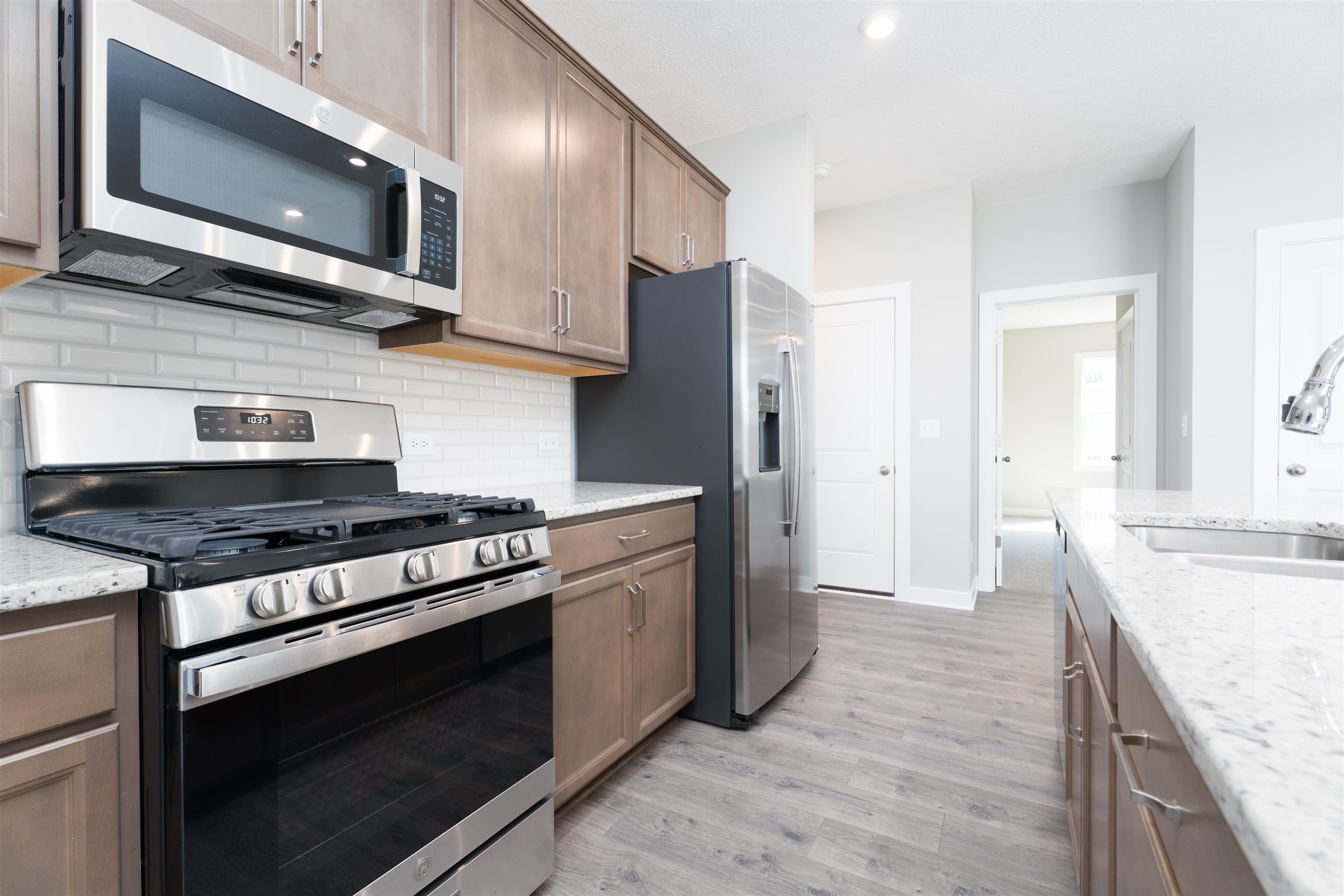 558 Alabaster Ln, Owensboro, Kentucky 42301, 3 Bedrooms Bedrooms, ,2 BathroomsBathrooms,Single Family Residence,For Sale,Alabaster Ln,93074