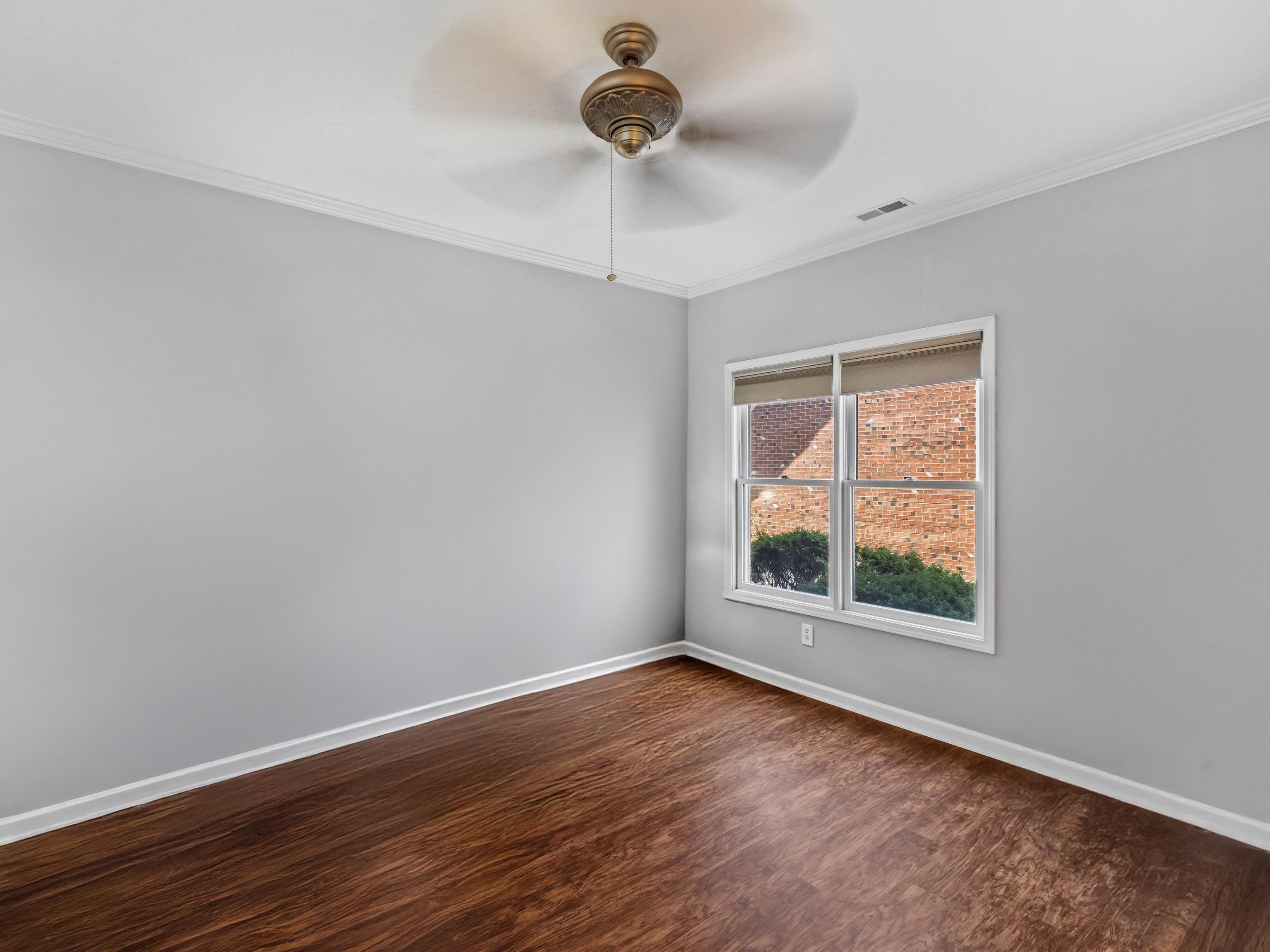 921 1st Street, Owensboro, Kentucky 42301-0687, 2 Bedrooms Bedrooms, ,2 BathroomsBathrooms,Single Family Residence,For Sale,1st Street,93082