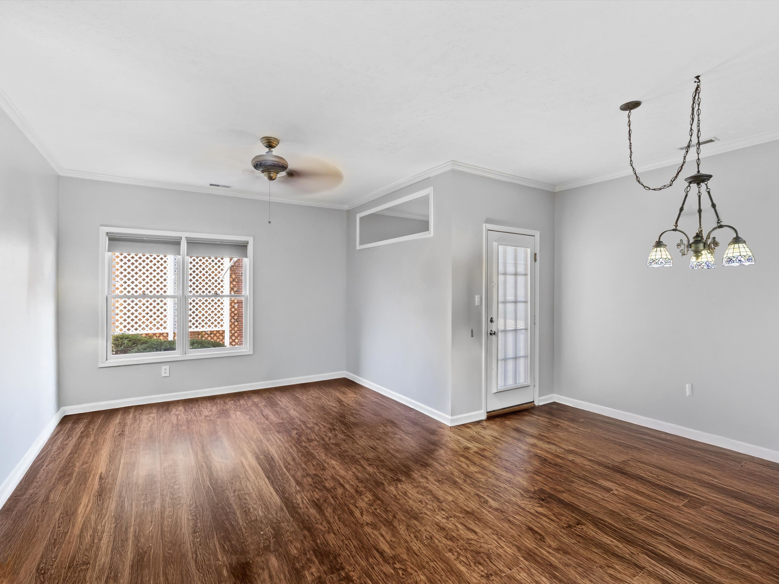 921 1st Street, Owensboro, Kentucky 42301-0687, 2 Bedrooms Bedrooms, ,2 BathroomsBathrooms,Single Family Residence,For Sale,1st Street,93082