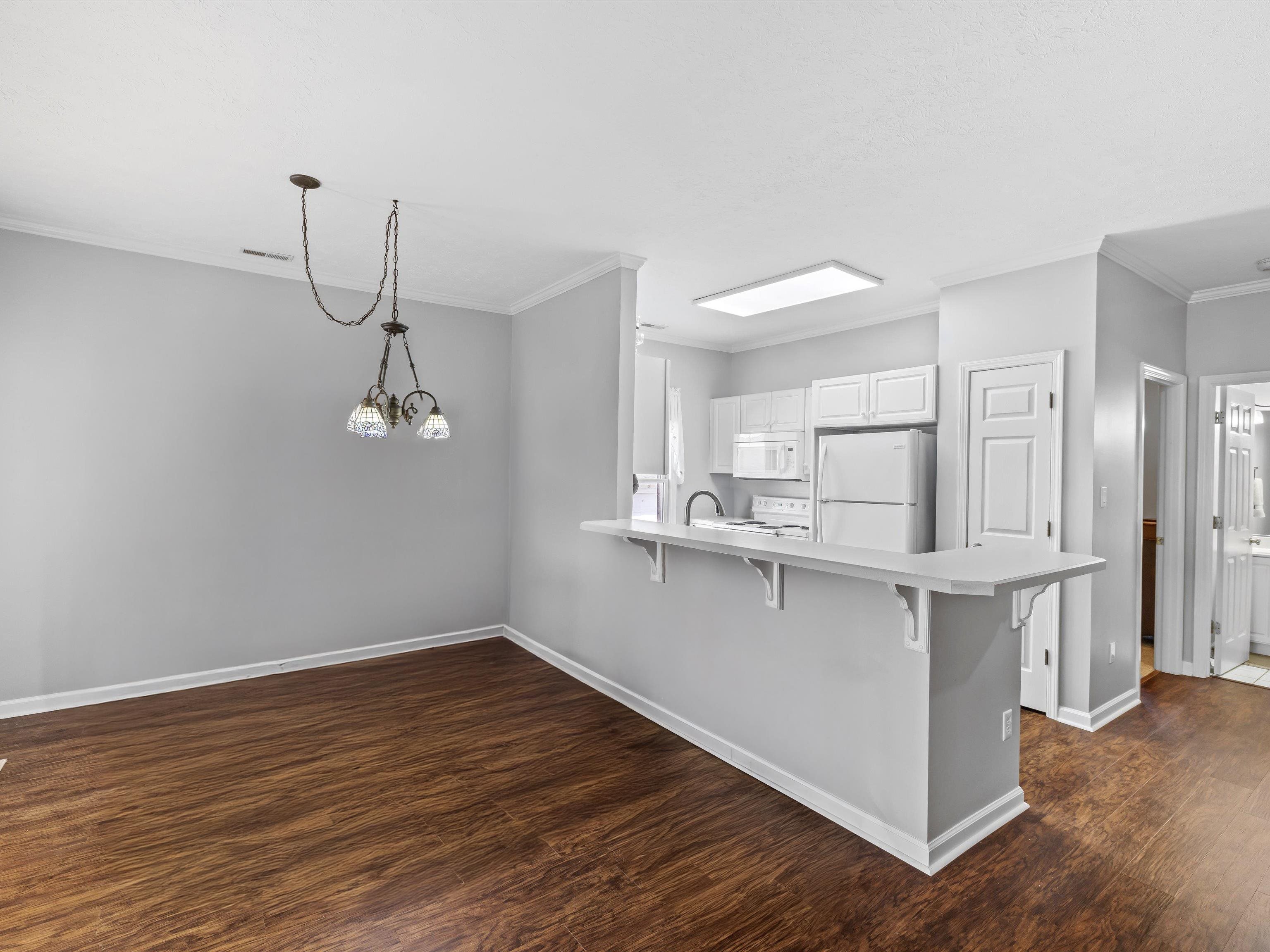 921 1st Street, Owensboro, Kentucky 42301-0687, 2 Bedrooms Bedrooms, ,2 BathroomsBathrooms,Single Family Residence,For Sale,1st Street,93082