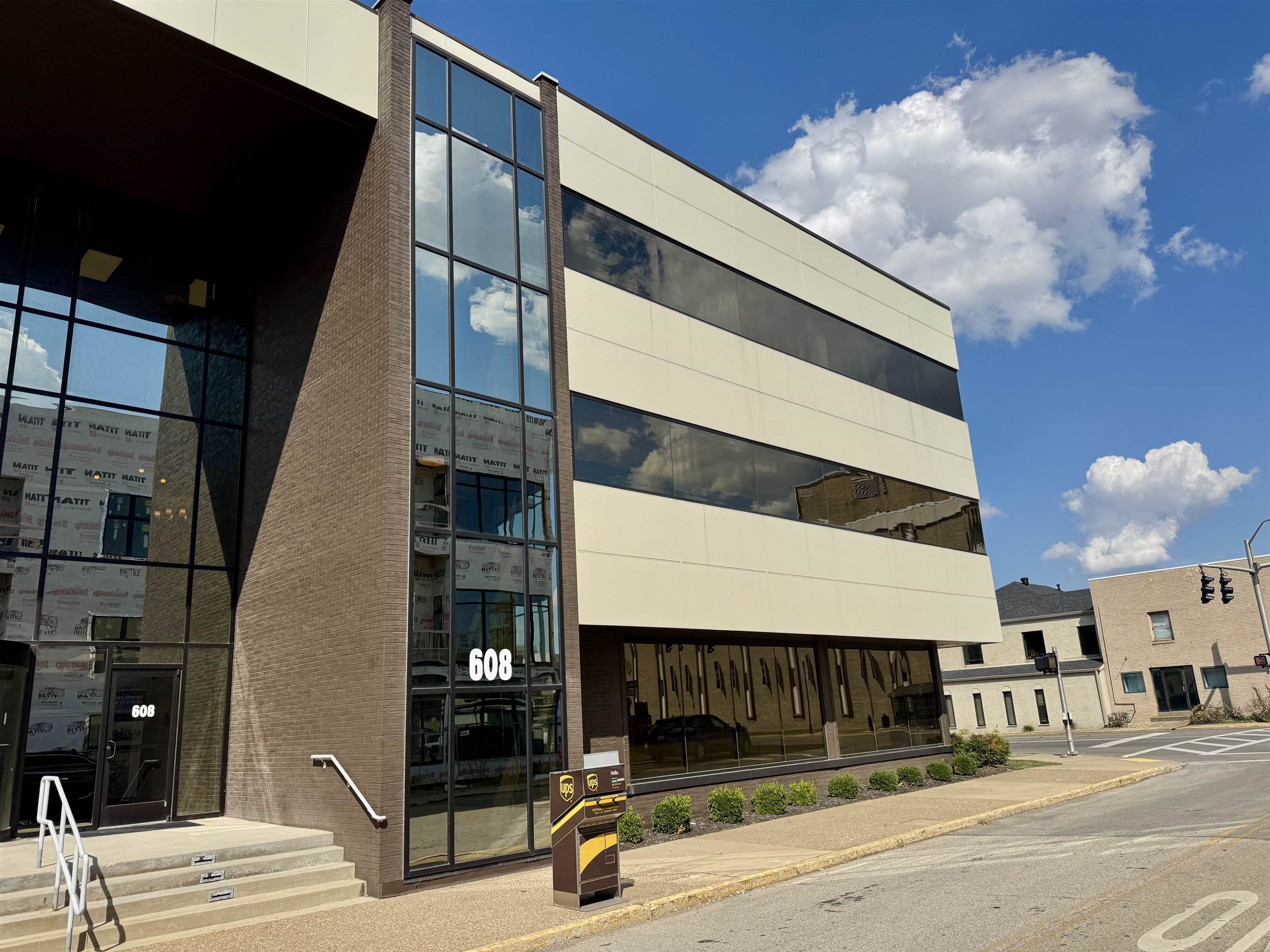 608 Frederica St. 100-B, Owensboro, Kentucky 42301, ,Office,For Sale,Frederica St. 100-B,93085