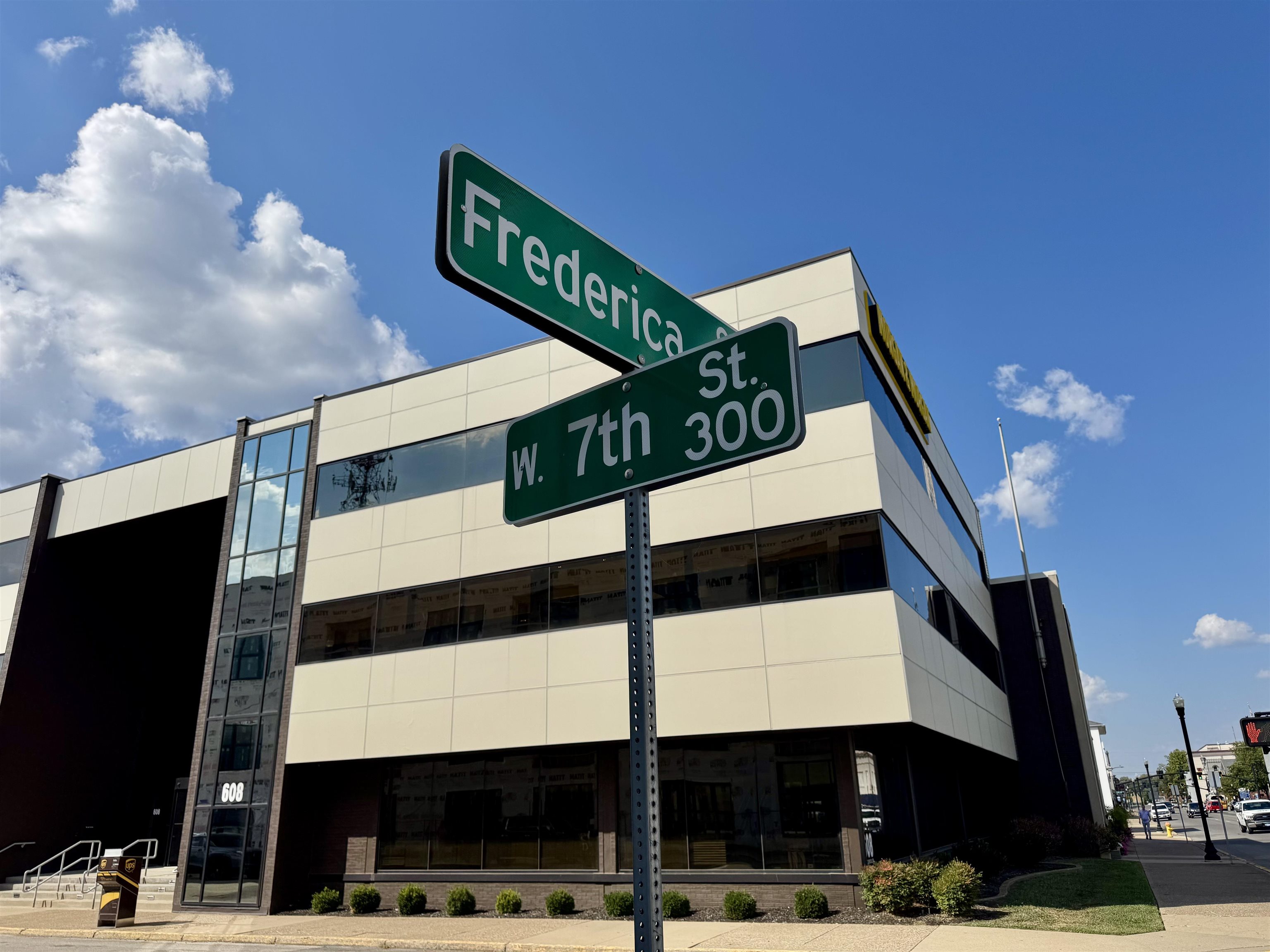 608 Frederica St. 100-B, Owensboro, Kentucky 42301, ,Office,For Sale,Frederica St. 100-B,93085