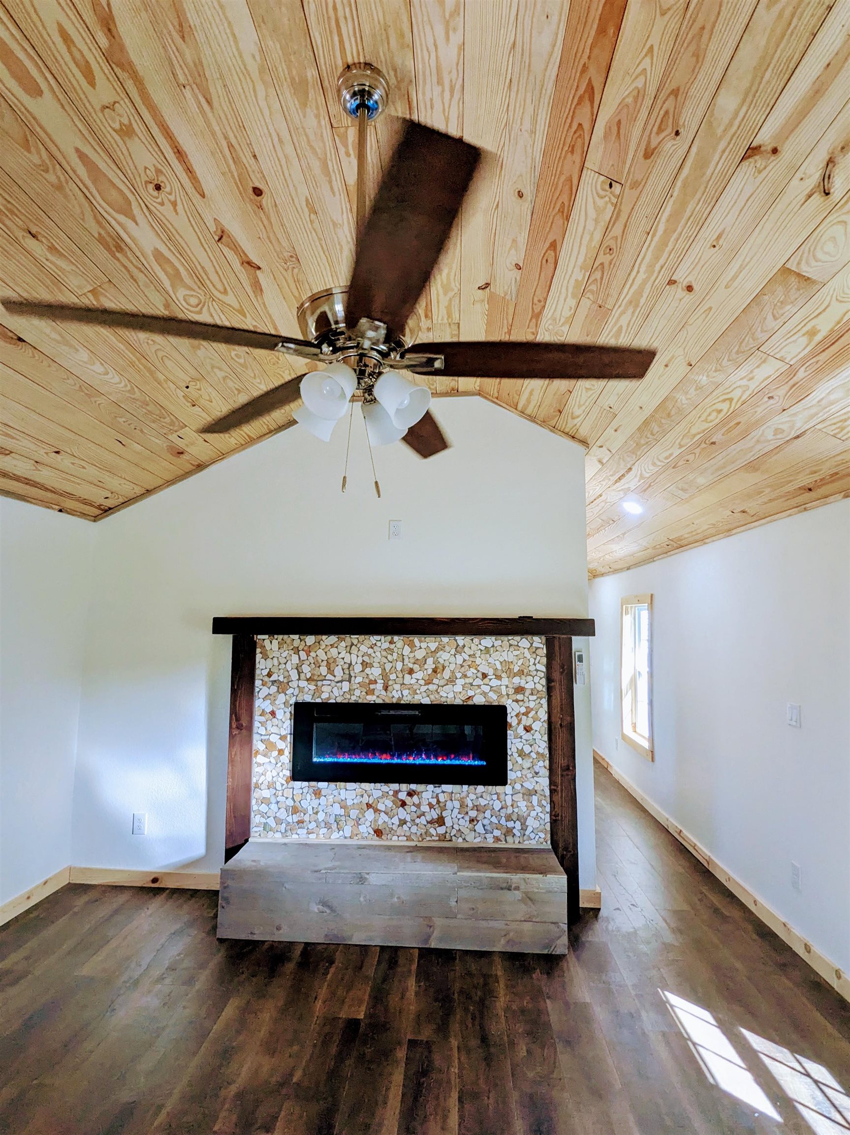 509 Omega Street, Owensboro, Kentucky 42301, 1 Bedroom Bedrooms, ,1 BathroomBathrooms,Single Family Residence,For Sale,Omega Street,93138