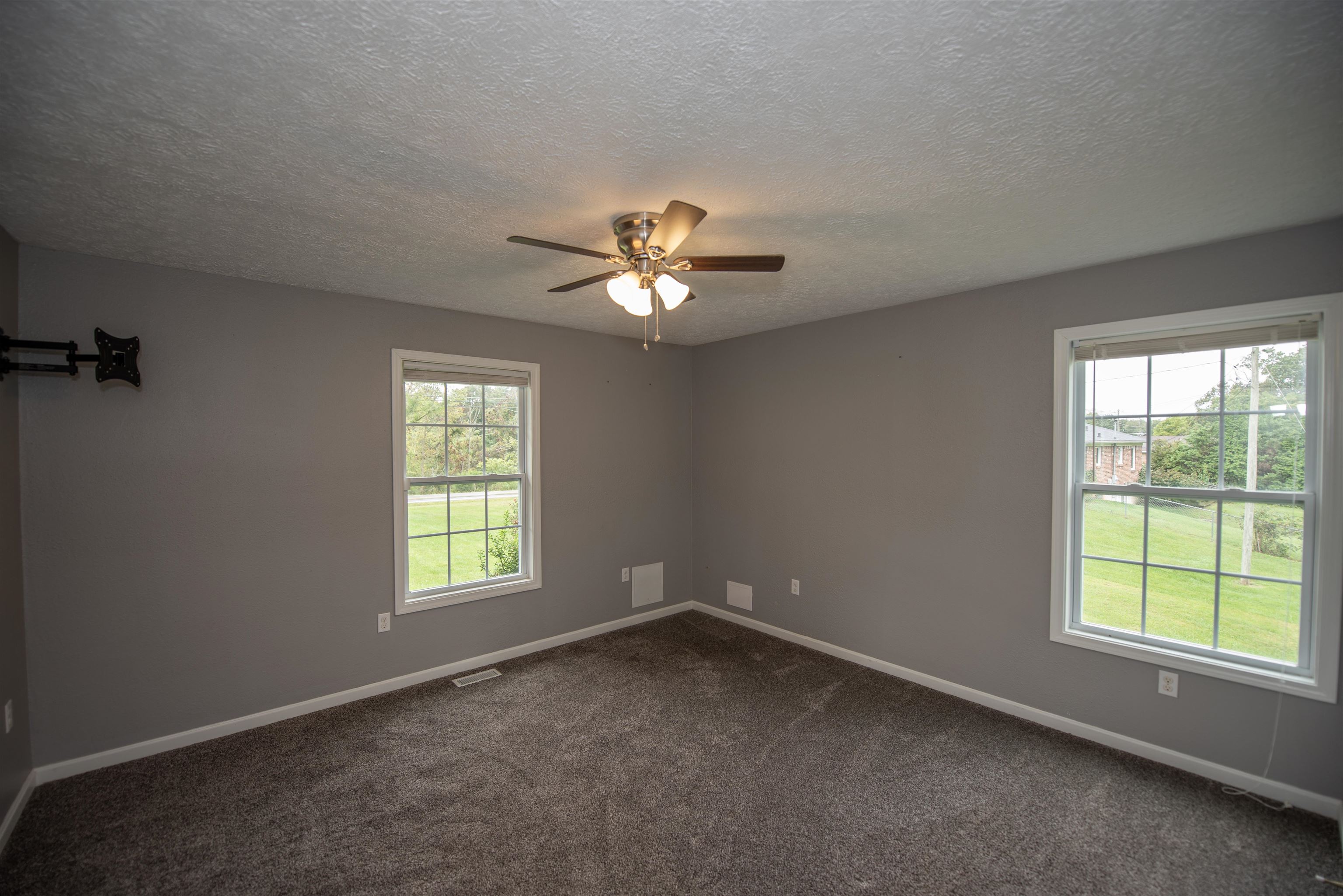 2173 Rogersville Rd, Radcliff, Kentucky 40160, 5 Bedrooms Bedrooms, ,4 BathroomsBathrooms,Ranch,For Sale,Rogersville Rd,93166