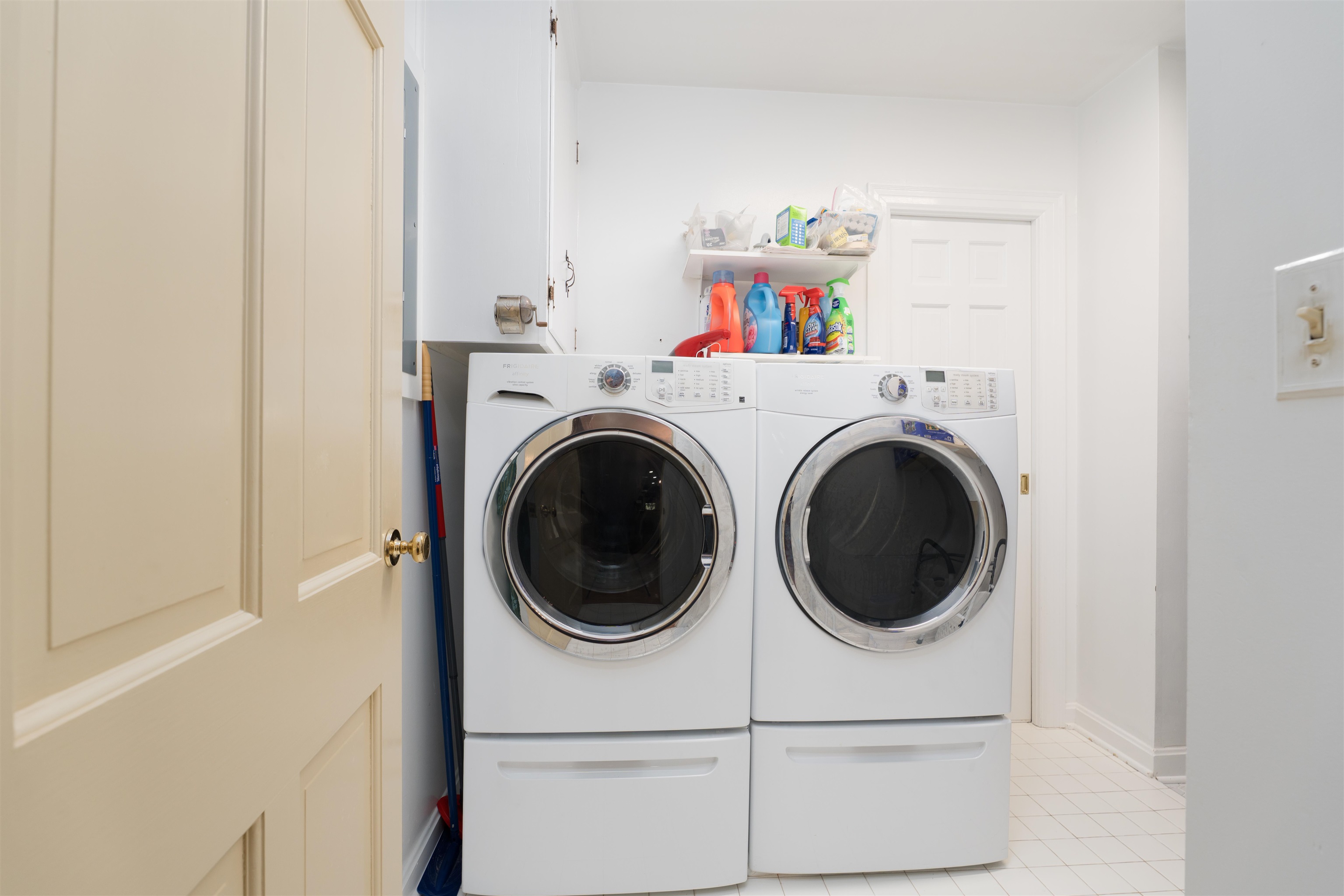 1927 Eaton Ave, Owensboro, Kentucky 42301, 4 Bedrooms Bedrooms, ,3 BathroomsBathrooms,Single Family Residence,For Sale,Eaton Ave,93197