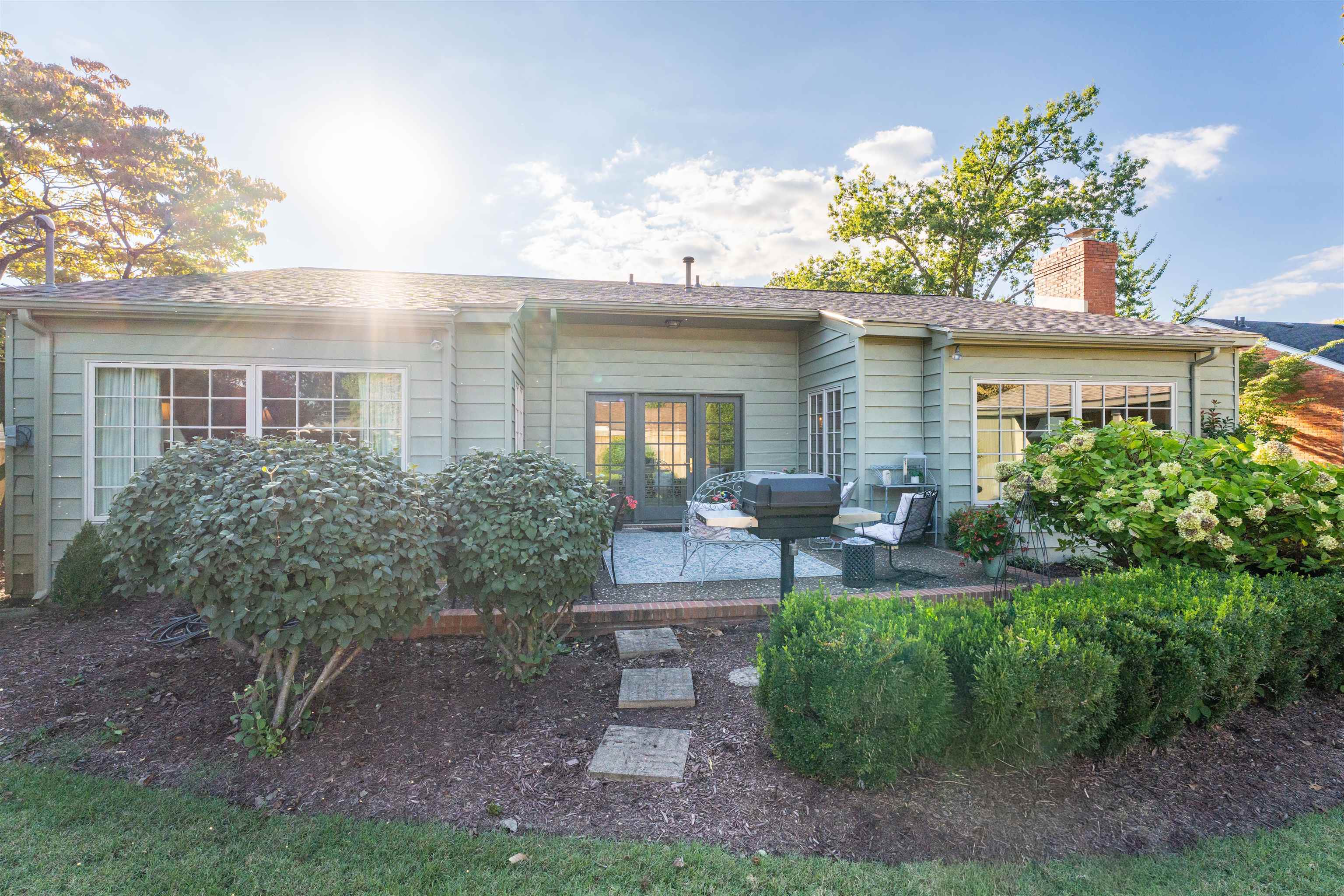 1927 Eaton Ave, Owensboro, Kentucky 42301, 4 Bedrooms Bedrooms, ,3 BathroomsBathrooms,Single Family Residence,For Sale,Eaton Ave,93197