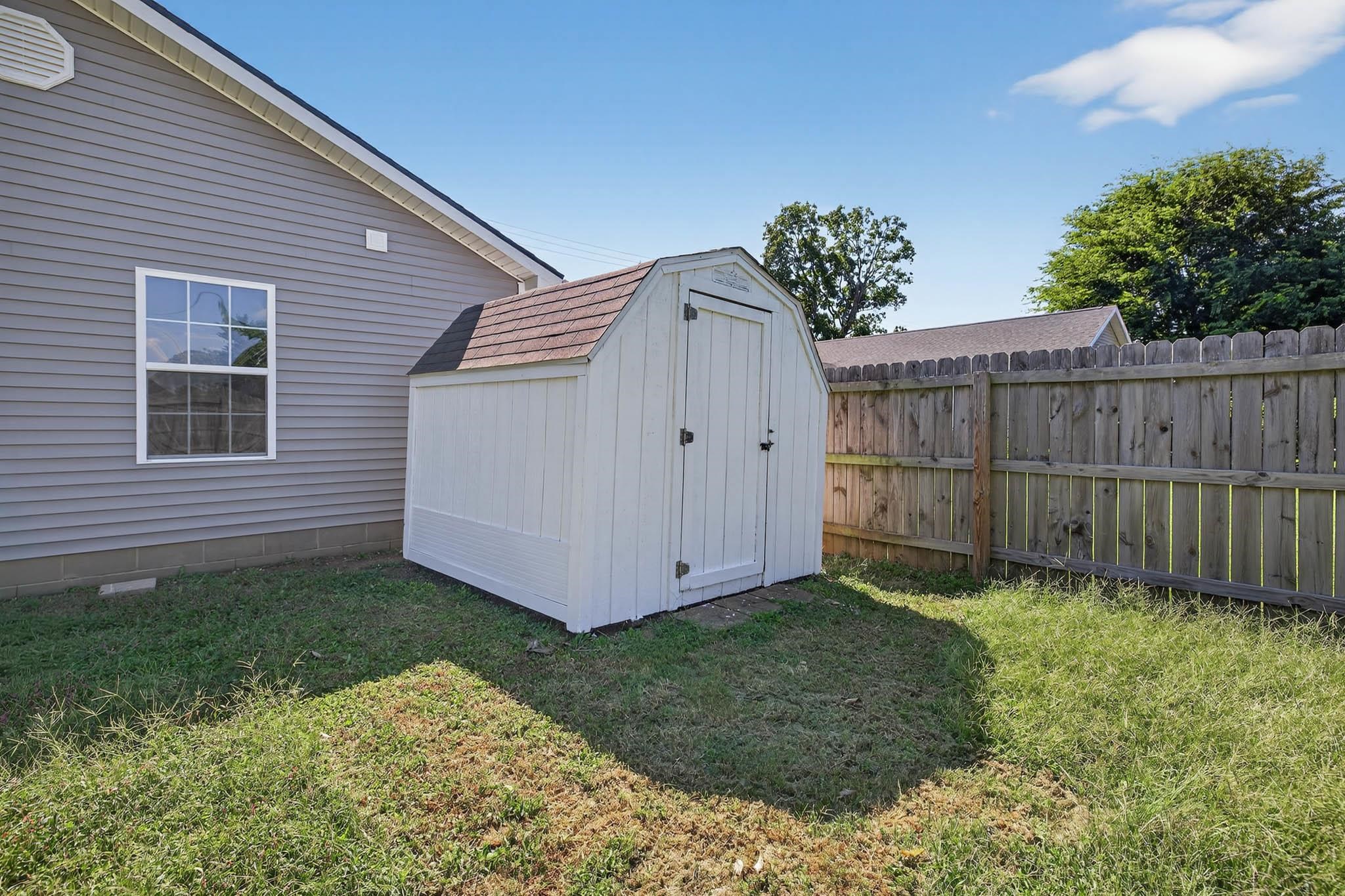 1605 Fifth Street, Owensboro, Kentucky 42301, 3 Bedrooms Bedrooms, ,1 BathroomBathrooms,Single Family Residence,For Sale,Fifth Street,93199