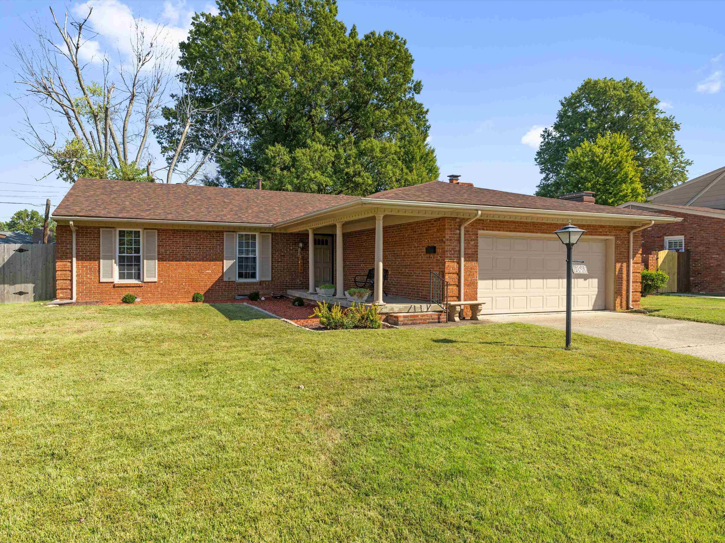 1635 Forrest Ln, Owensboro, Kentucky 42301, 4 Bedrooms Bedrooms, ,2 BathroomsBathrooms,Single Family Residence,For Sale,Forrest Ln,93211