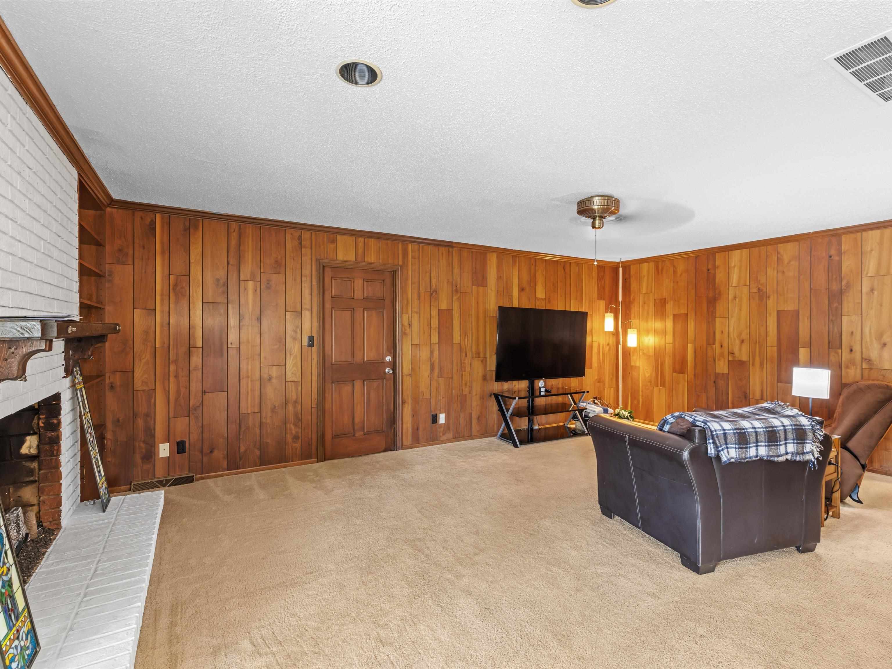 1635 Forrest Ln, Owensboro, Kentucky 42301, 4 Bedrooms Bedrooms, ,2 BathroomsBathrooms,Single Family Residence,For Sale,Forrest Ln,93211