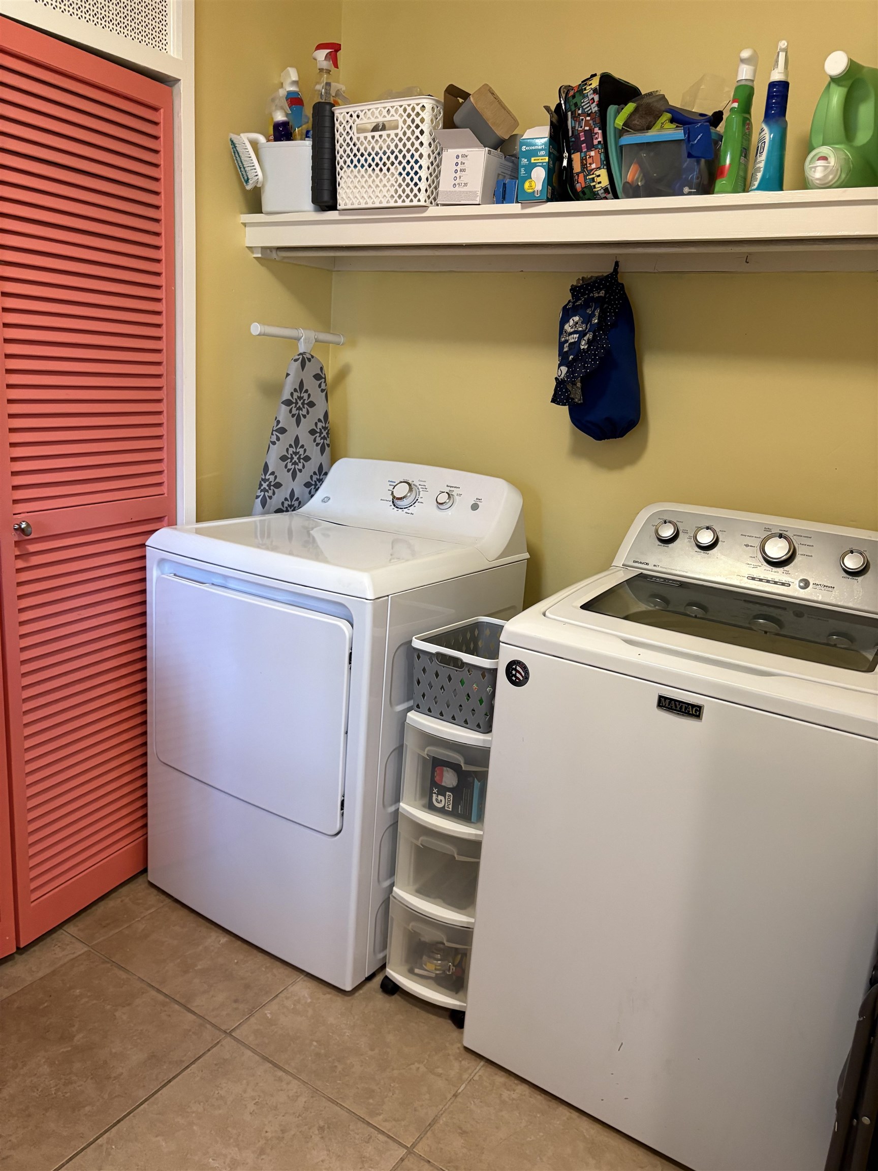 1212 Hill Ave, Owensboro, Kentucky 42301, 4 Bedrooms Bedrooms, ,2 BathroomsBathrooms,Single Family Residence,For Sale,Hill Ave,93276