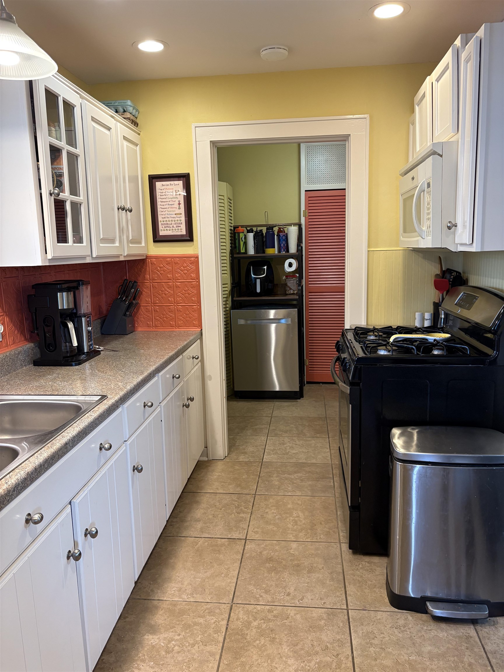 1212 Hill Ave, Owensboro, Kentucky 42301, 4 Bedrooms Bedrooms, ,2 BathroomsBathrooms,Single Family Residence,For Sale,Hill Ave,93276