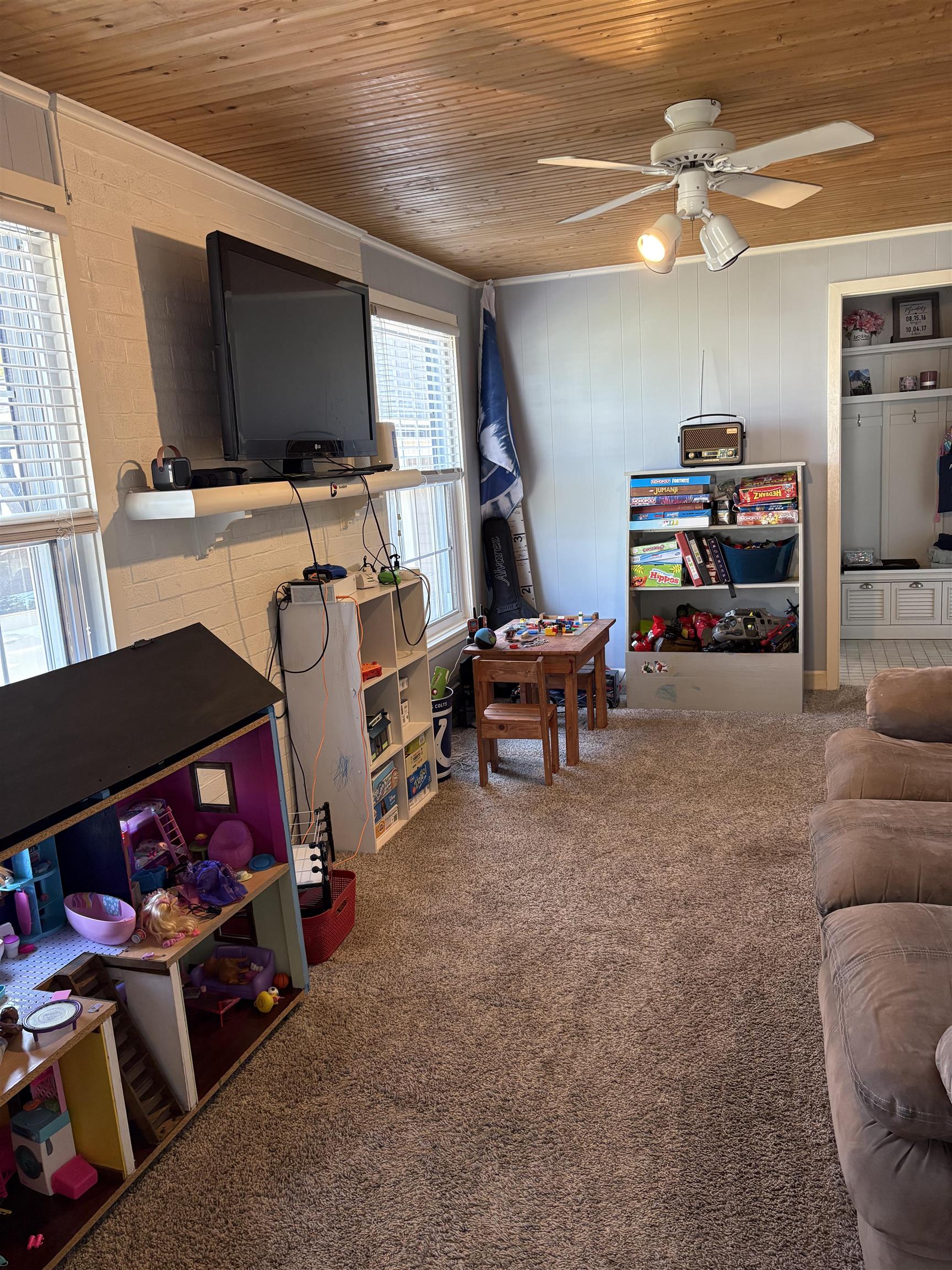 1212 Hill Ave, Owensboro, Kentucky 42301, 4 Bedrooms Bedrooms, ,2 BathroomsBathrooms,Single Family Residence,For Sale,Hill Ave,93276